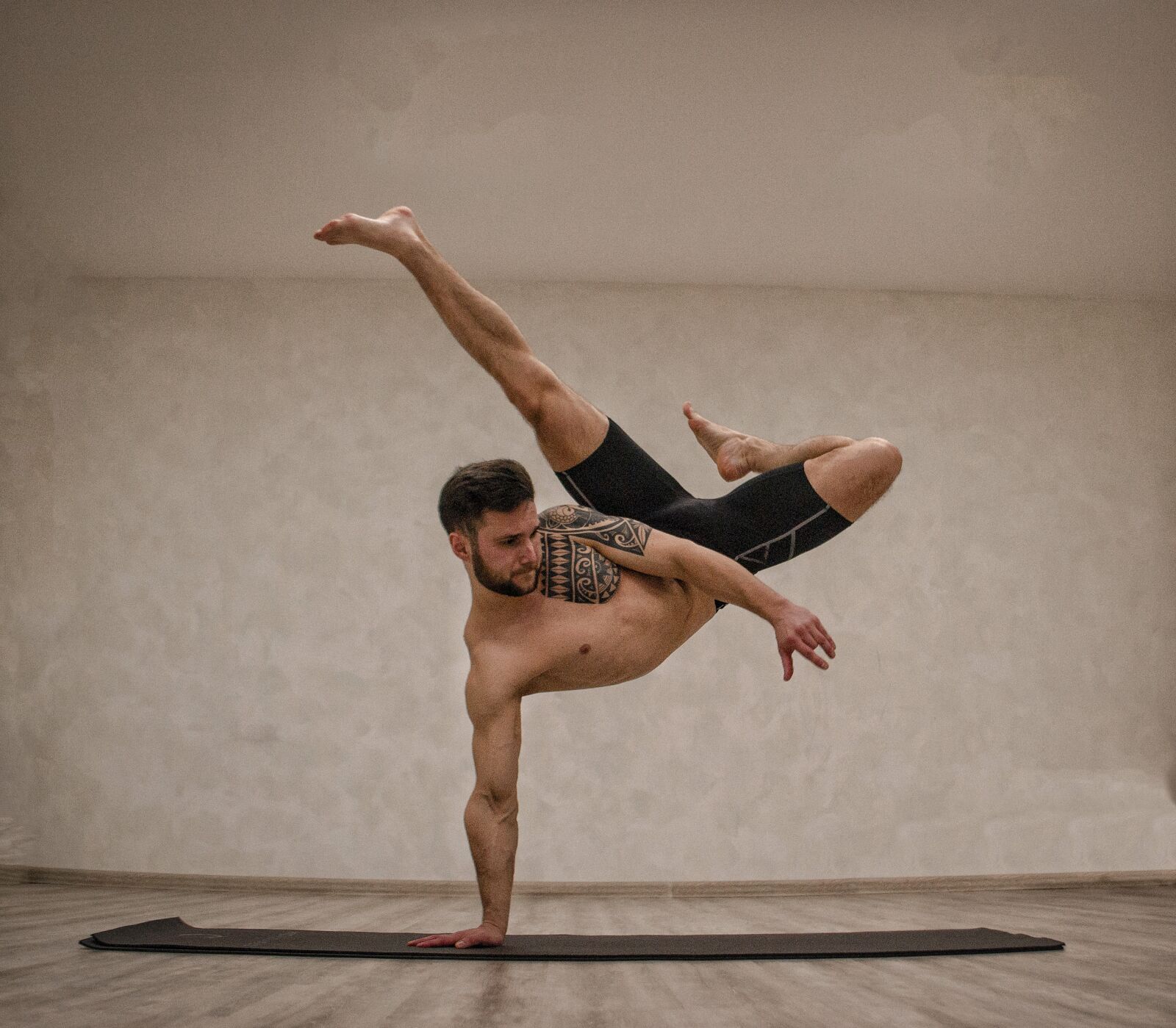Nikon D3100 sample photo. Nice guy, acrobatics, acrobat photography