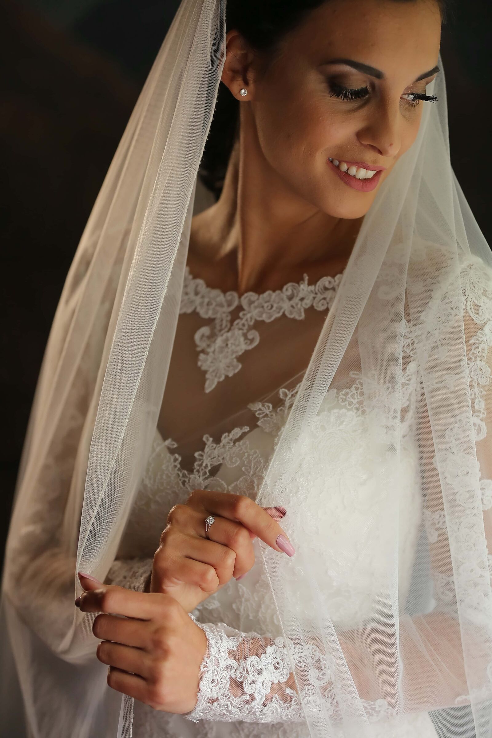 Canon EF 70-200mm F2.8L IS II USM sample photo. Bride, pretty girl, veil photography