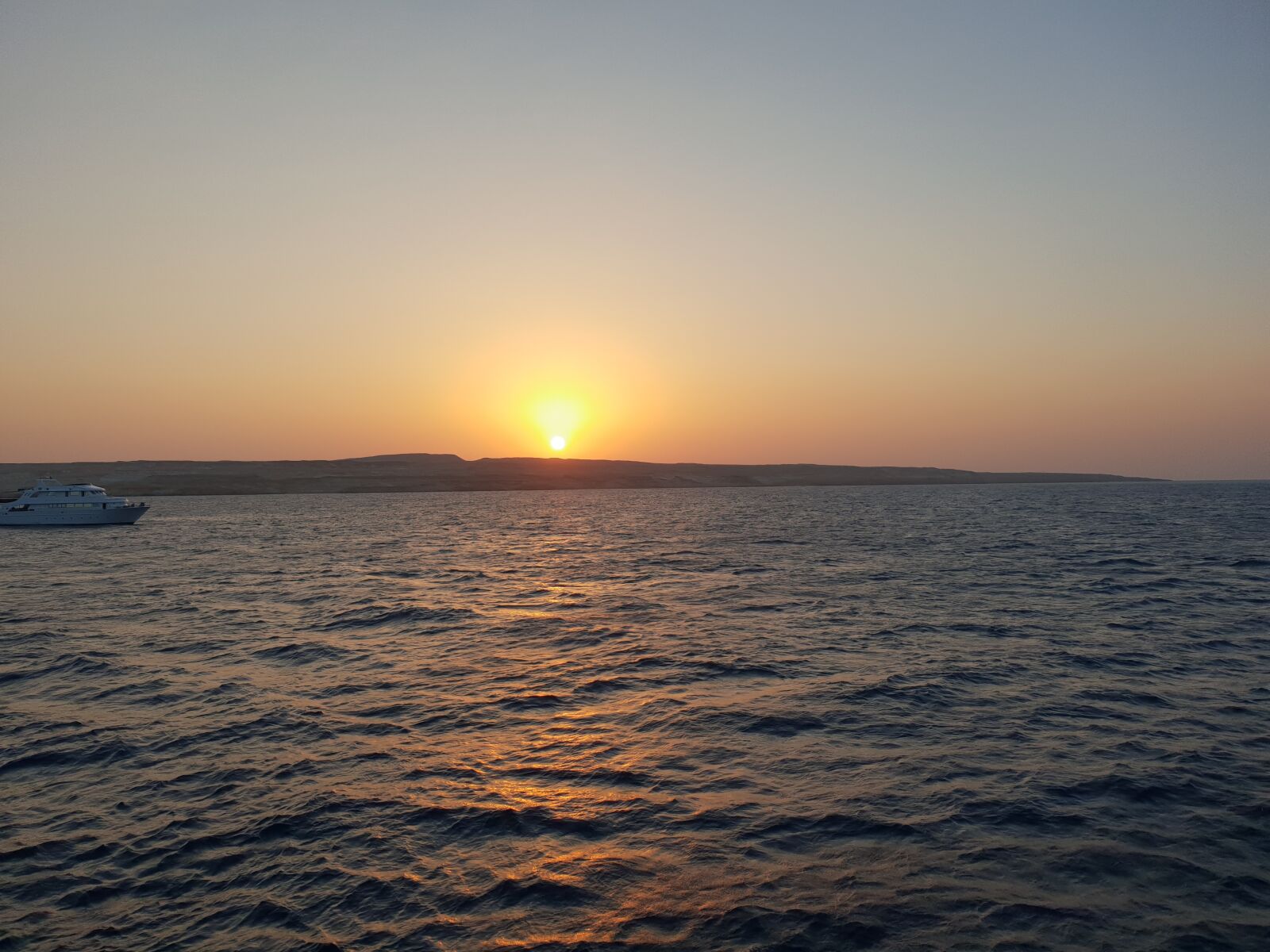 Samsung Galaxy S9 sample photo. Dusk, sea, sky photography