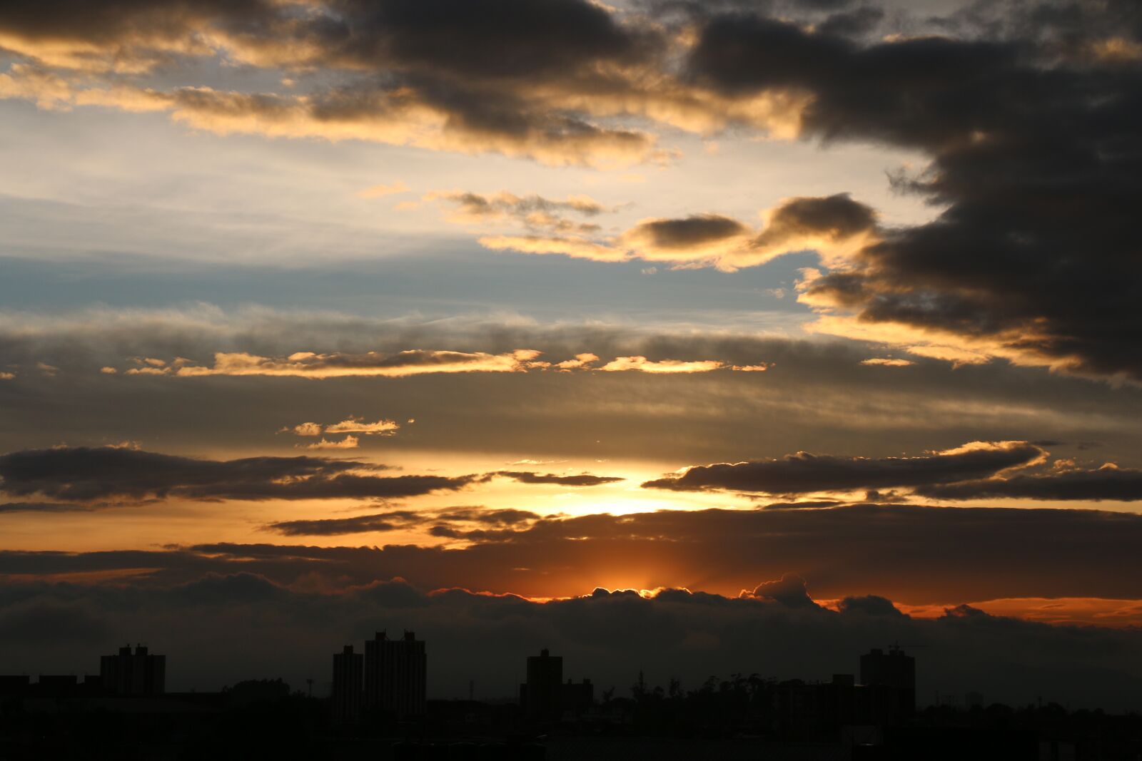 Canon EOS 70D sample photo. Atardecer, cielo, sol photography