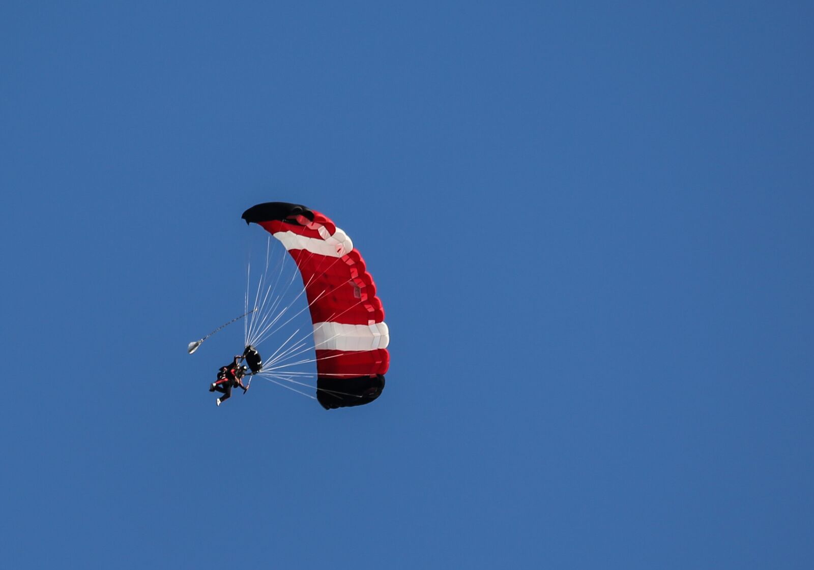 Canon EF 100-400mm F4.5-5.6L IS USM sample photo. Paraglider, flying, sky photography