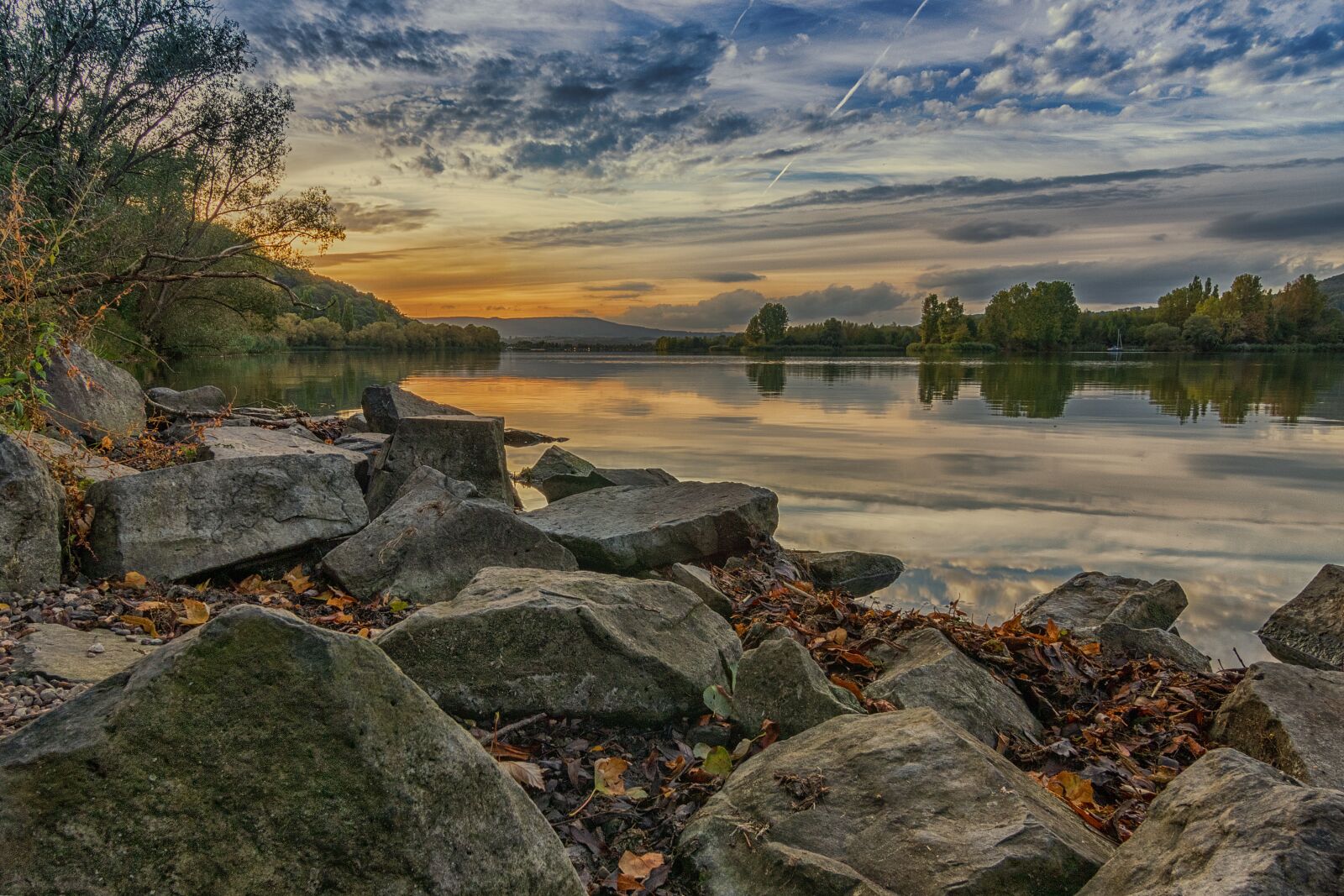 Tokina AT-X Pro 11-16mm F2.8 DX II sample photo. Lake, water, sunset photography