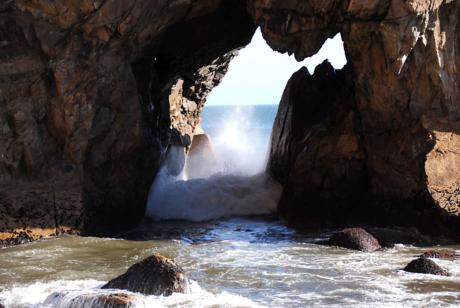 Nikon D3000 sample photo. Atlantic, portugal, rock photography