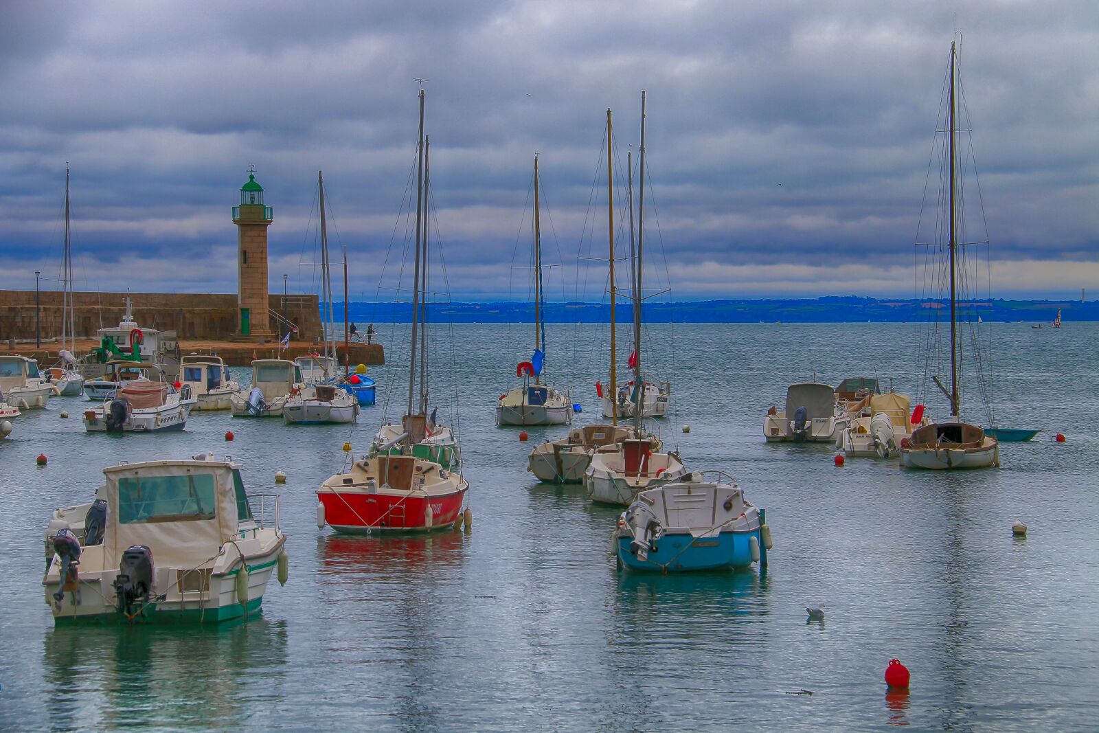 Canon EF-S 18-200mm F3.5-5.6 IS sample photo. Boats, sea, sailboats photography