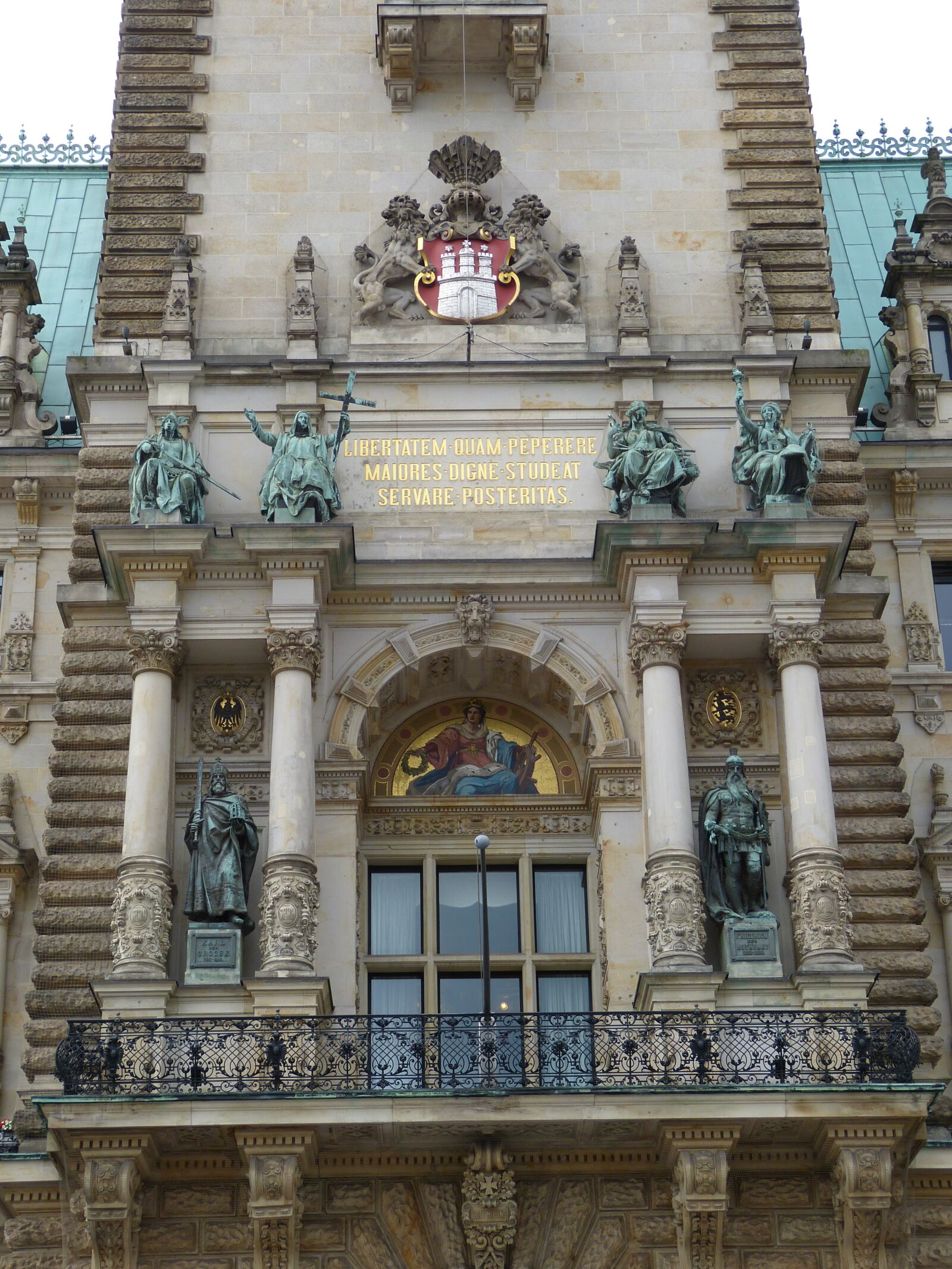 Panasonic Lumix DMC-FZ150 sample photo. Hamburg, hanseatic city, architecture photography