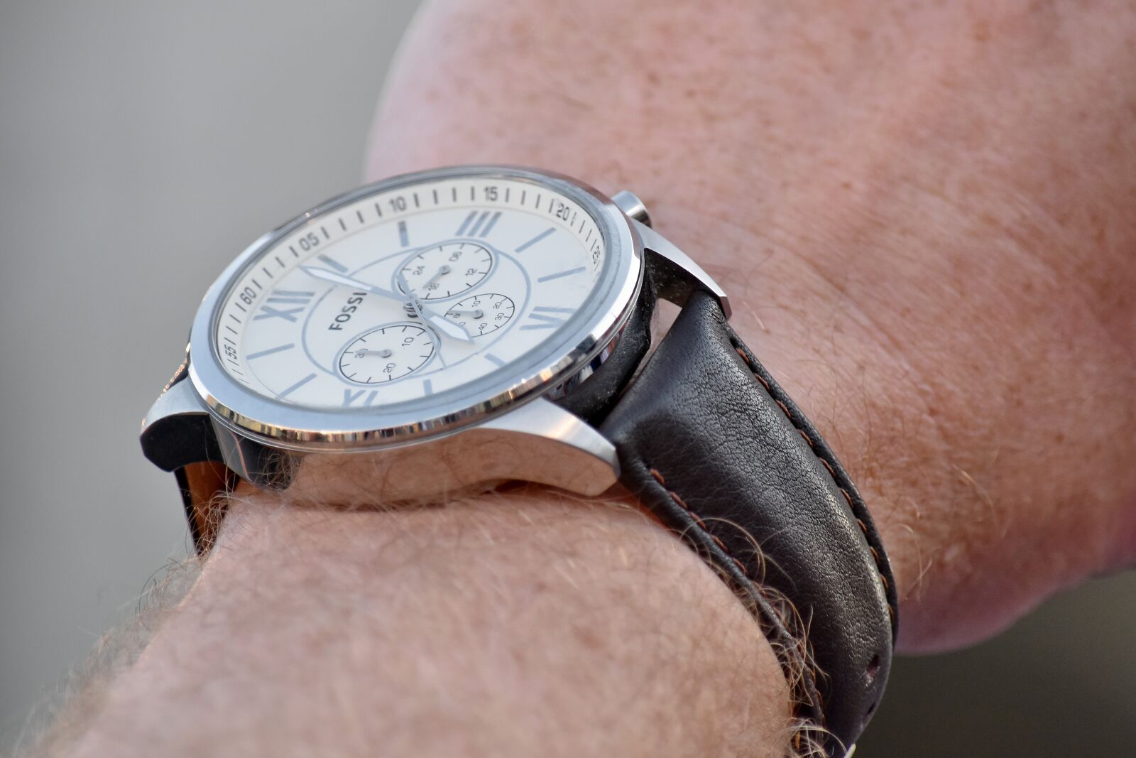 Nikon D5500 sample photo. Chrome, expensive, leather, metallic photography