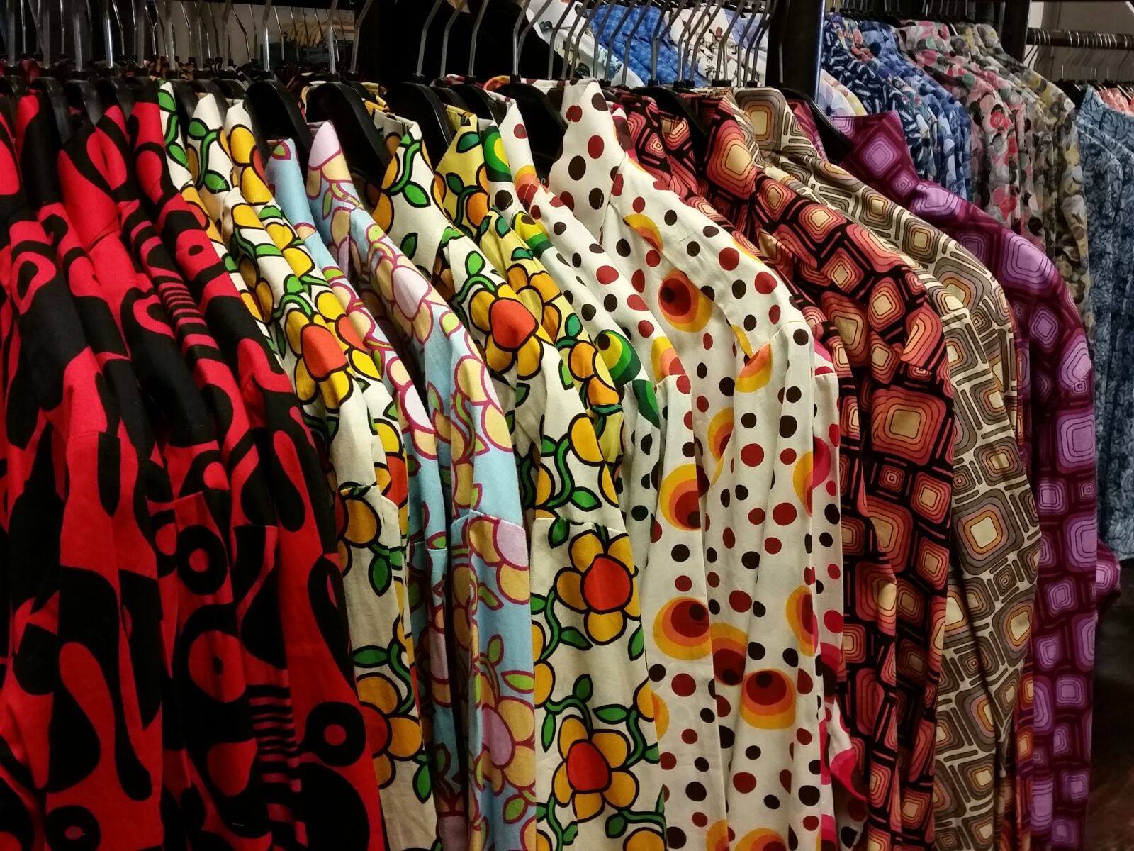 Samsung Galaxy S5 sample photo. Shopping, summer, second hand photography
