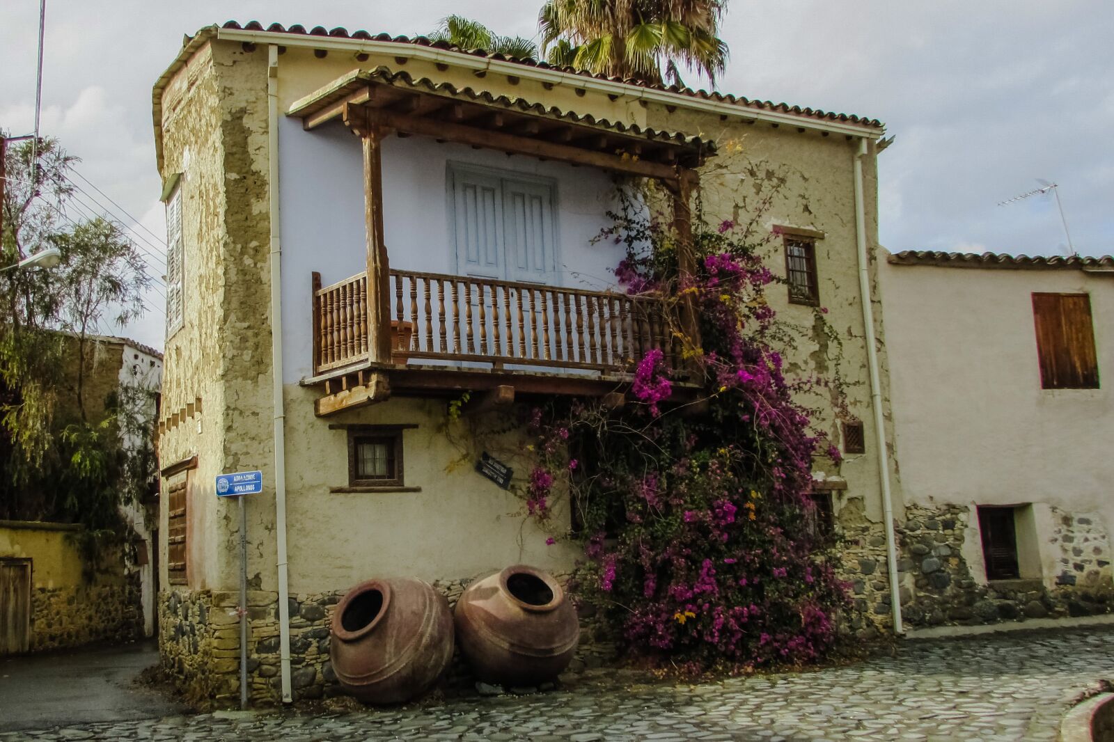 Canon PowerShot SX400 IS sample photo. Old house, traditional, architecture photography