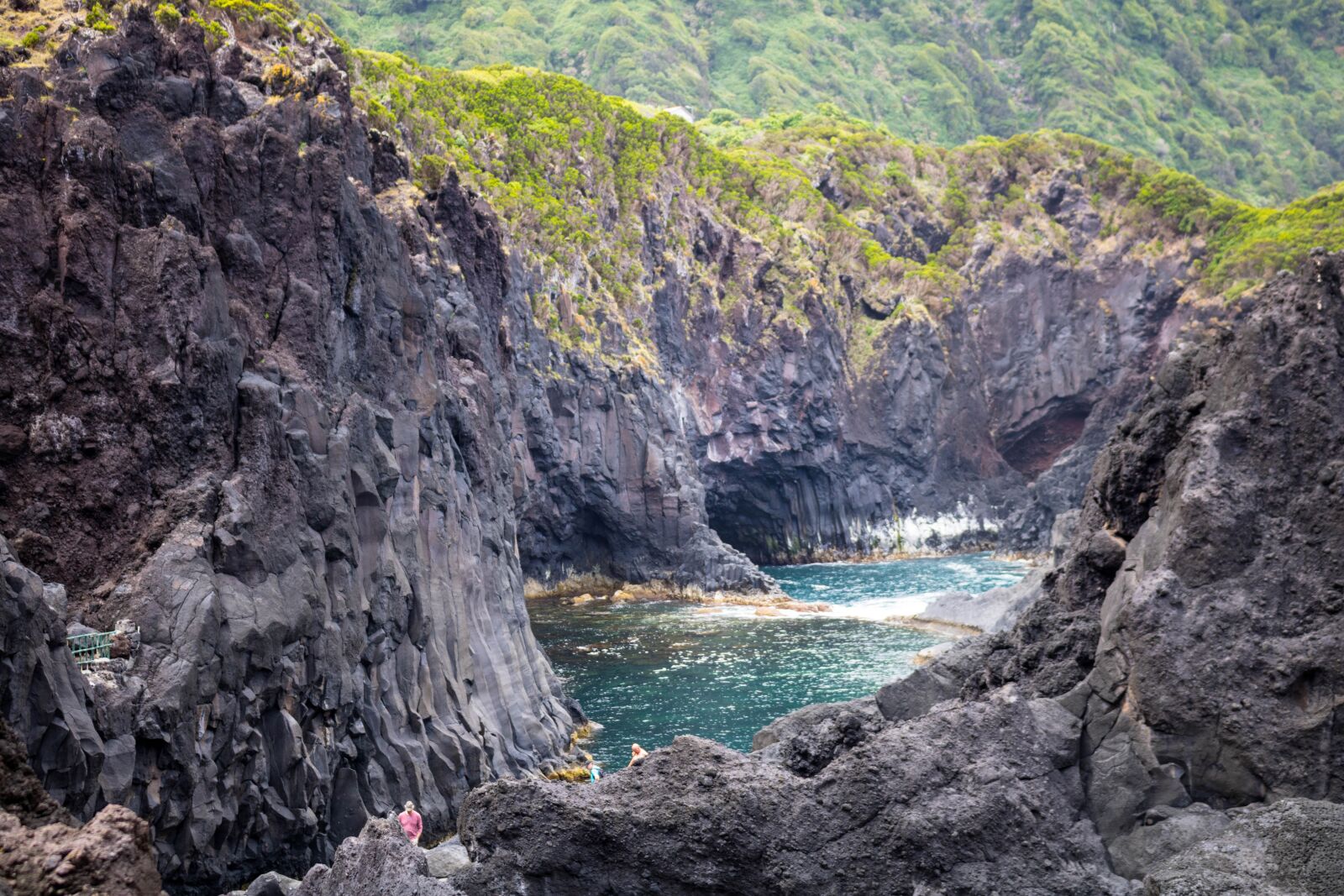Canon EOS 750D (EOS Rebel T6i / EOS Kiss X8i) sample photo. Nature, landscape, natural swimming photography