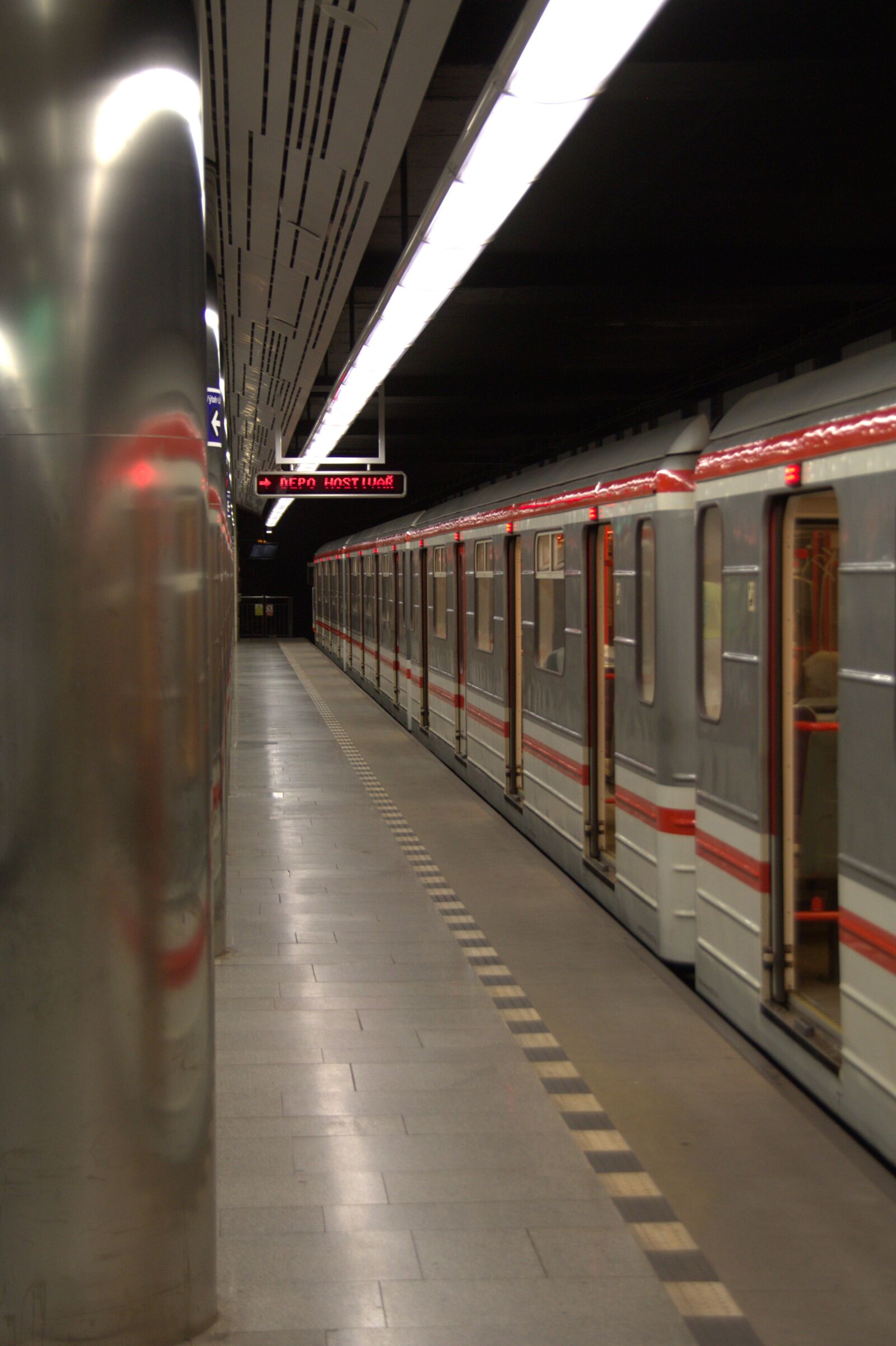 Canon EOS 60D sample photo. Prague, metro, railway station photography