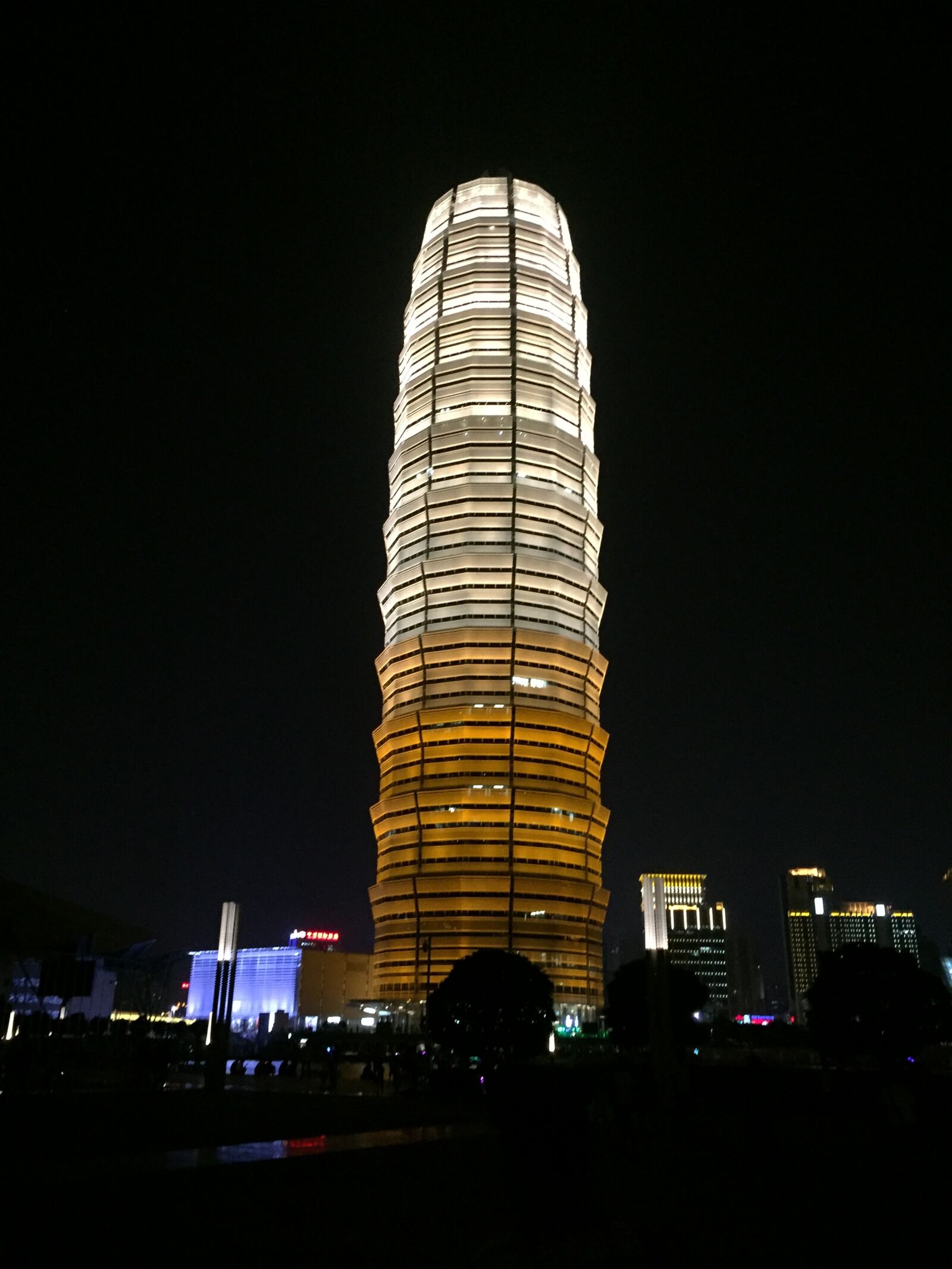 Apple iPhone 6 sample photo. Building, night view, zhengzhou photography
