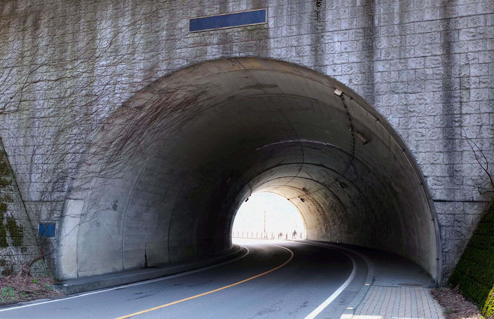 Fujifilm XC 16-50mm F3.5-5.6 OIS sample photo. Tunnel, way, japan photography