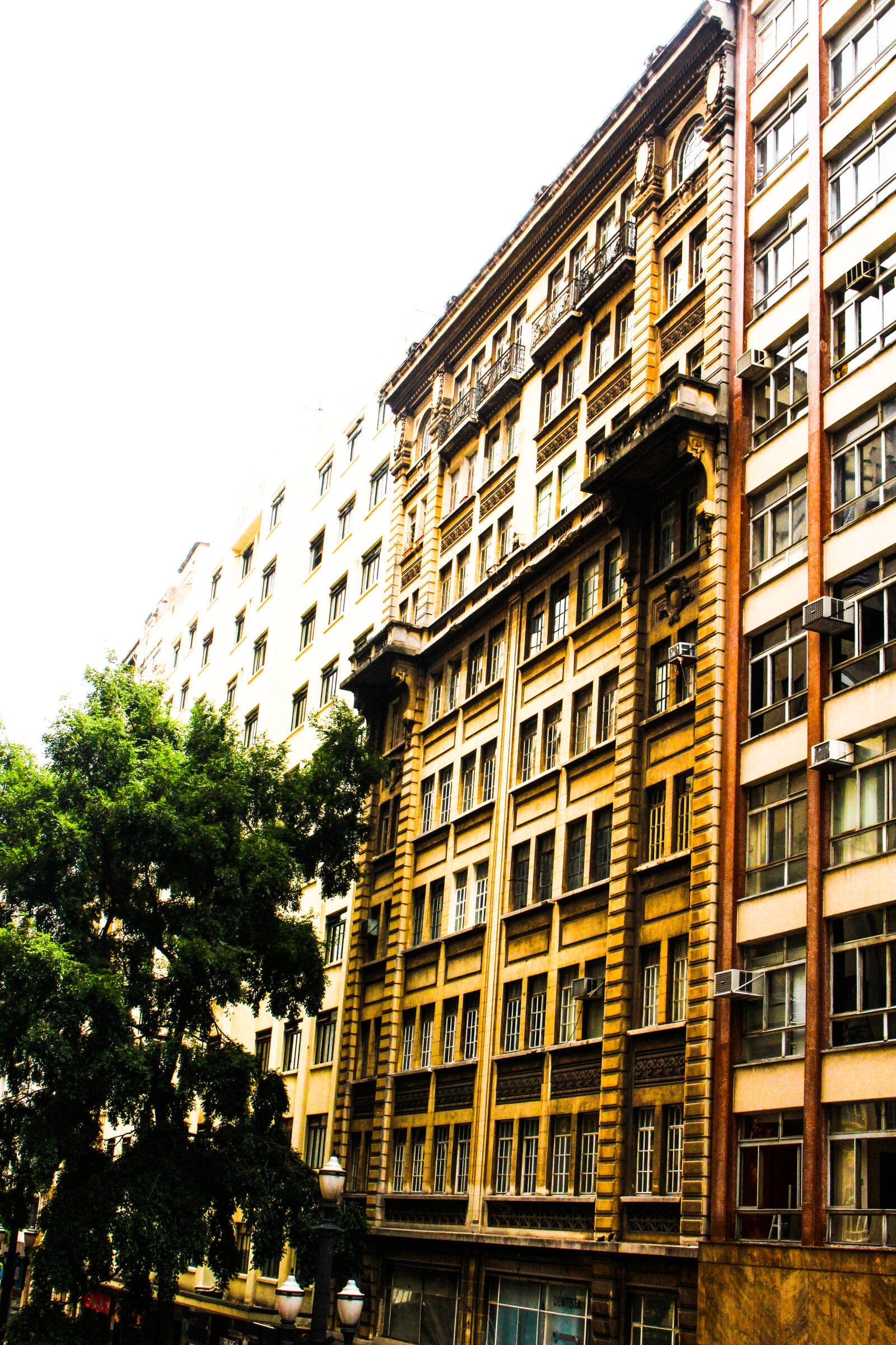 Canon EOS 700D (EOS Rebel T5i / EOS Kiss X7i) sample photo. Building, city, urban photography