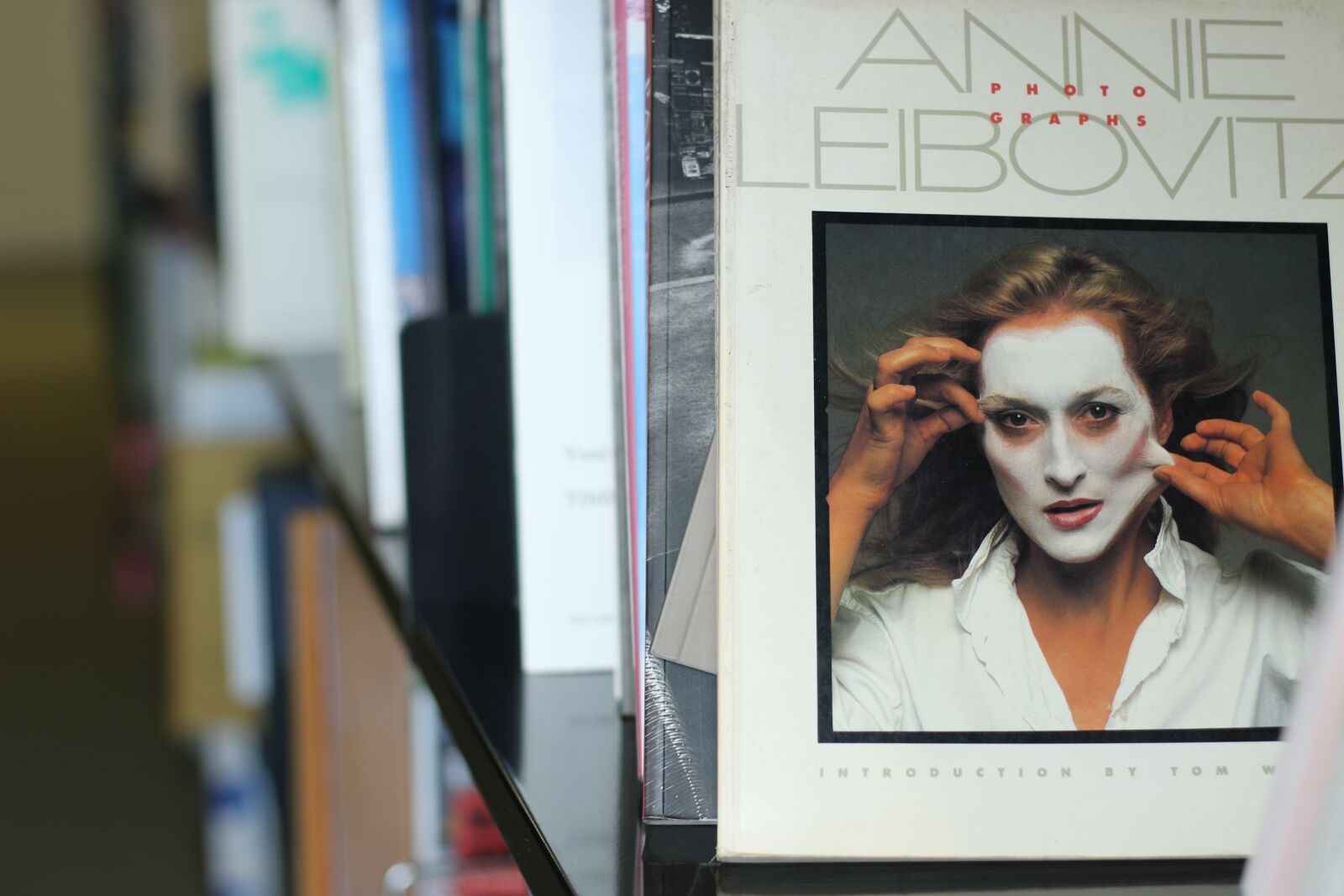 Canon EOS 7D Mark II sample photo. Books, library, photography books photography