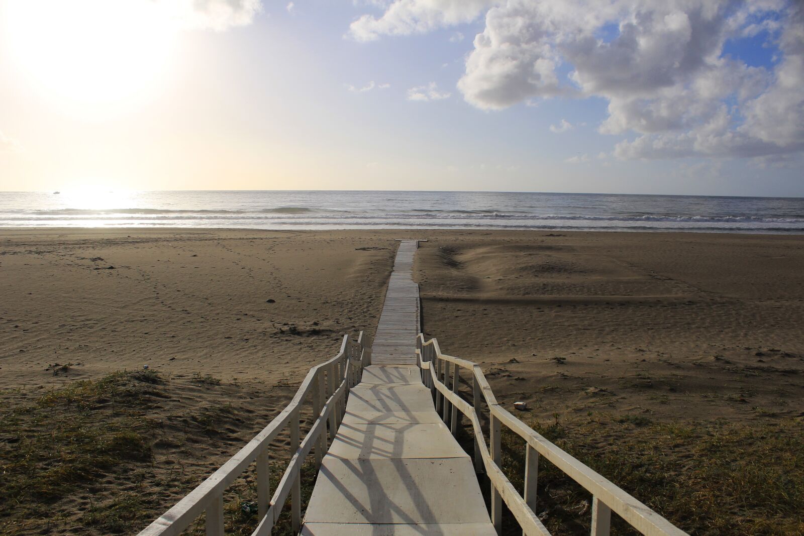 Canon EOS 1200D (EOS Rebel T5 / EOS Kiss X70 / EOS Hi) sample photo. Wooden, path, wood photography