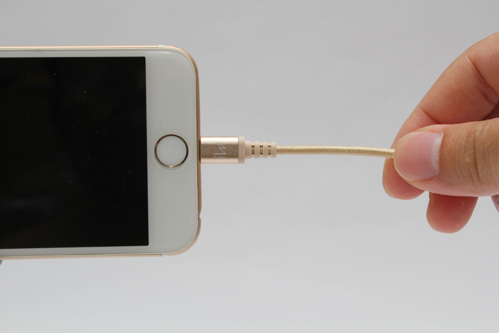 Canon EOS 550D (EOS Rebel T2i / EOS Kiss X4) sample photo. Iphone, lightning cable, lightning photography
