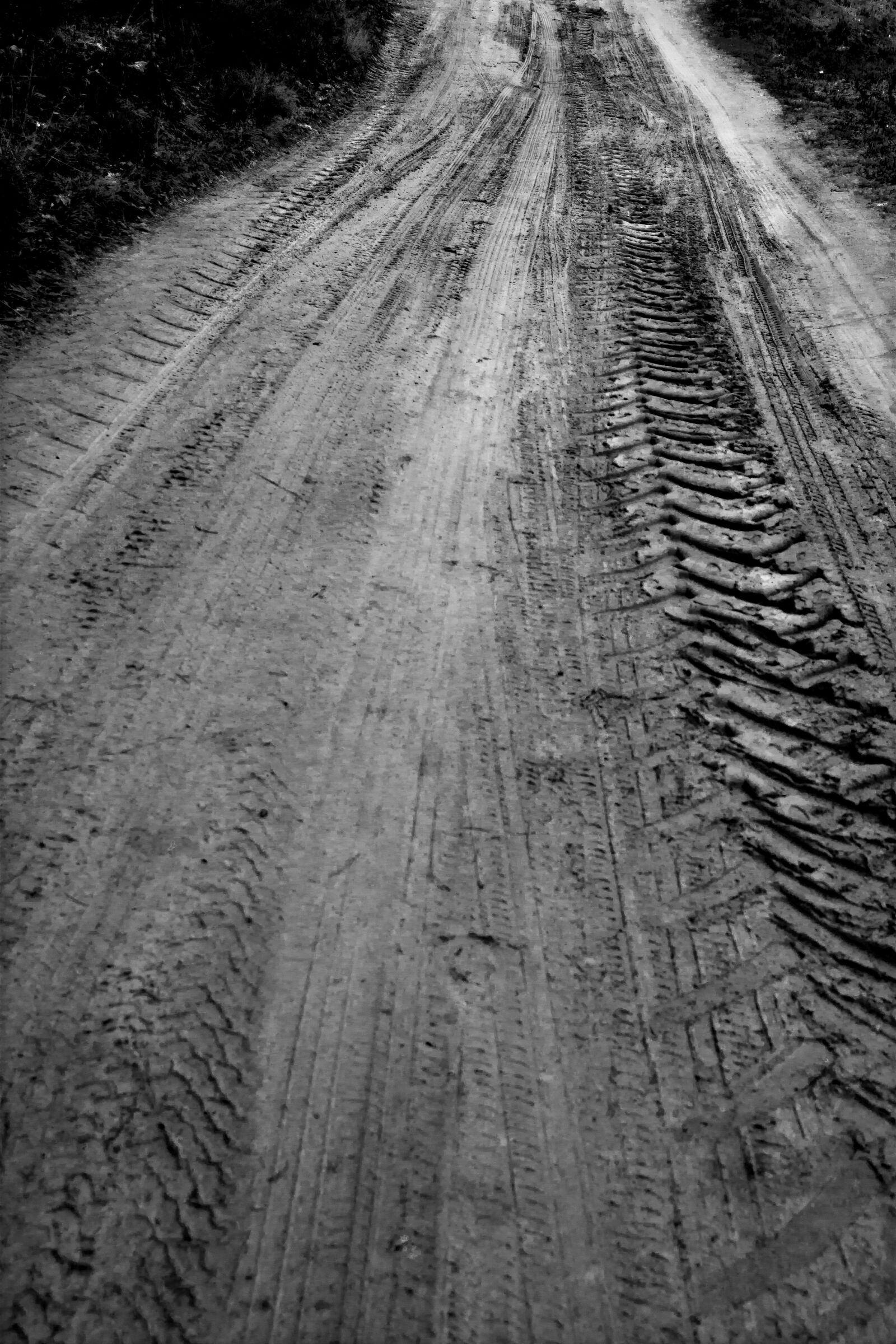 Nikon D7100 sample photo. Path, footprints, tractor photography