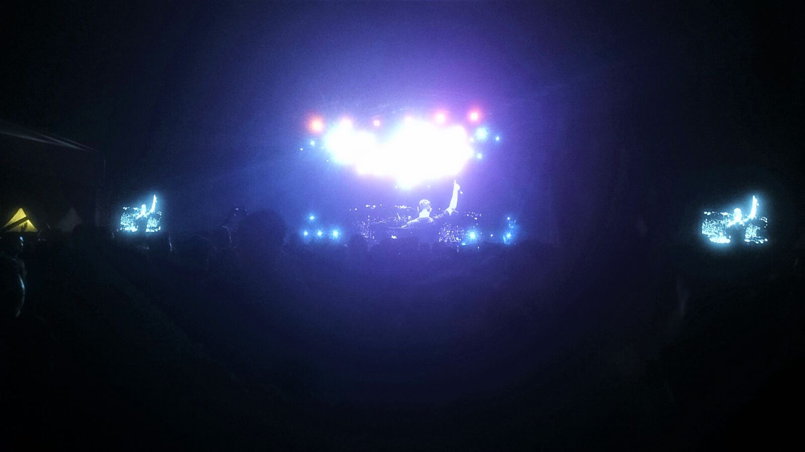 Sony Xperia Z1 sample photo. Booze, concert, dj, dj photography