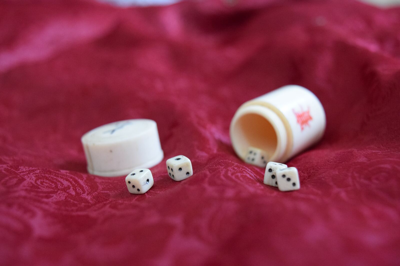 Nikon D3300 sample photo. Red, dice, lucky photography