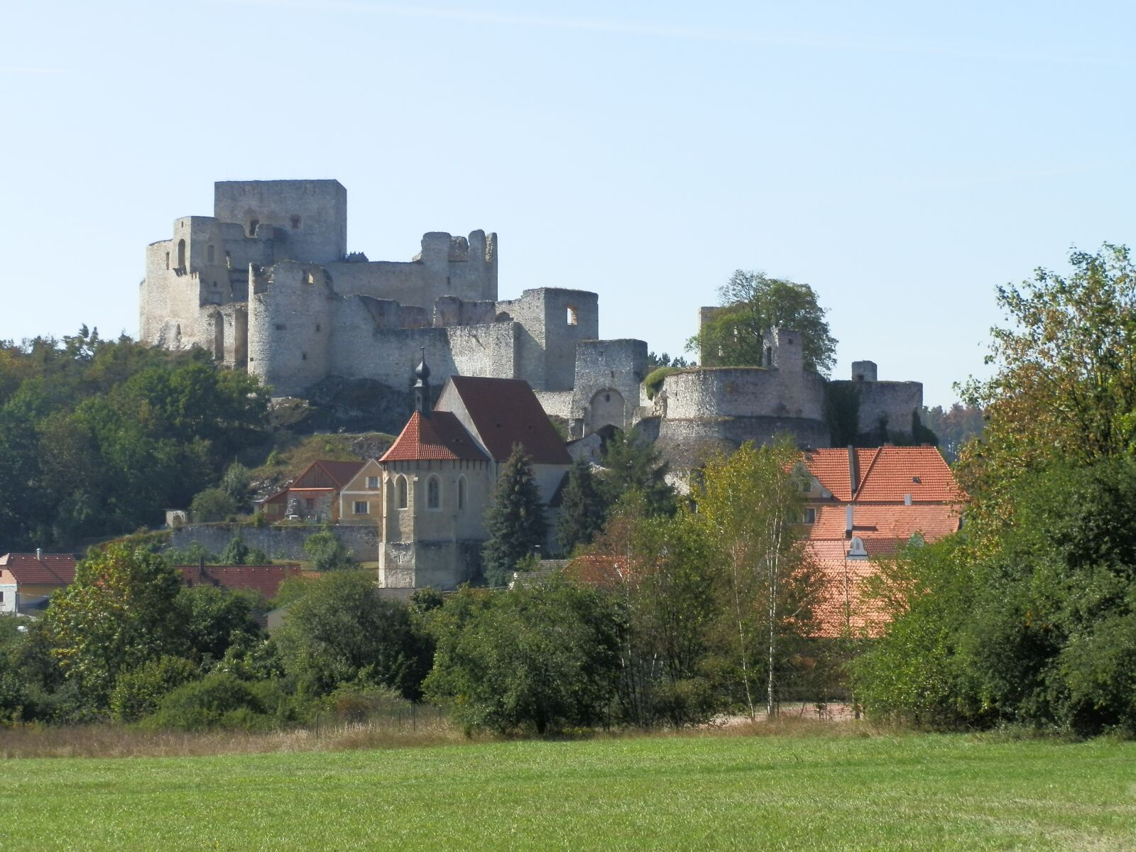 Olympus SZ-10 sample photo. Castel, old, czech photography