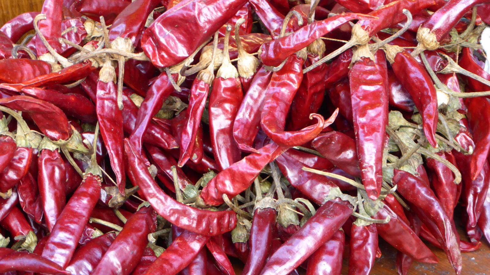 Panasonic Lumix DMC-ZS40 (Lumix DMC-TZ60) sample photo. Chili, peppers photography