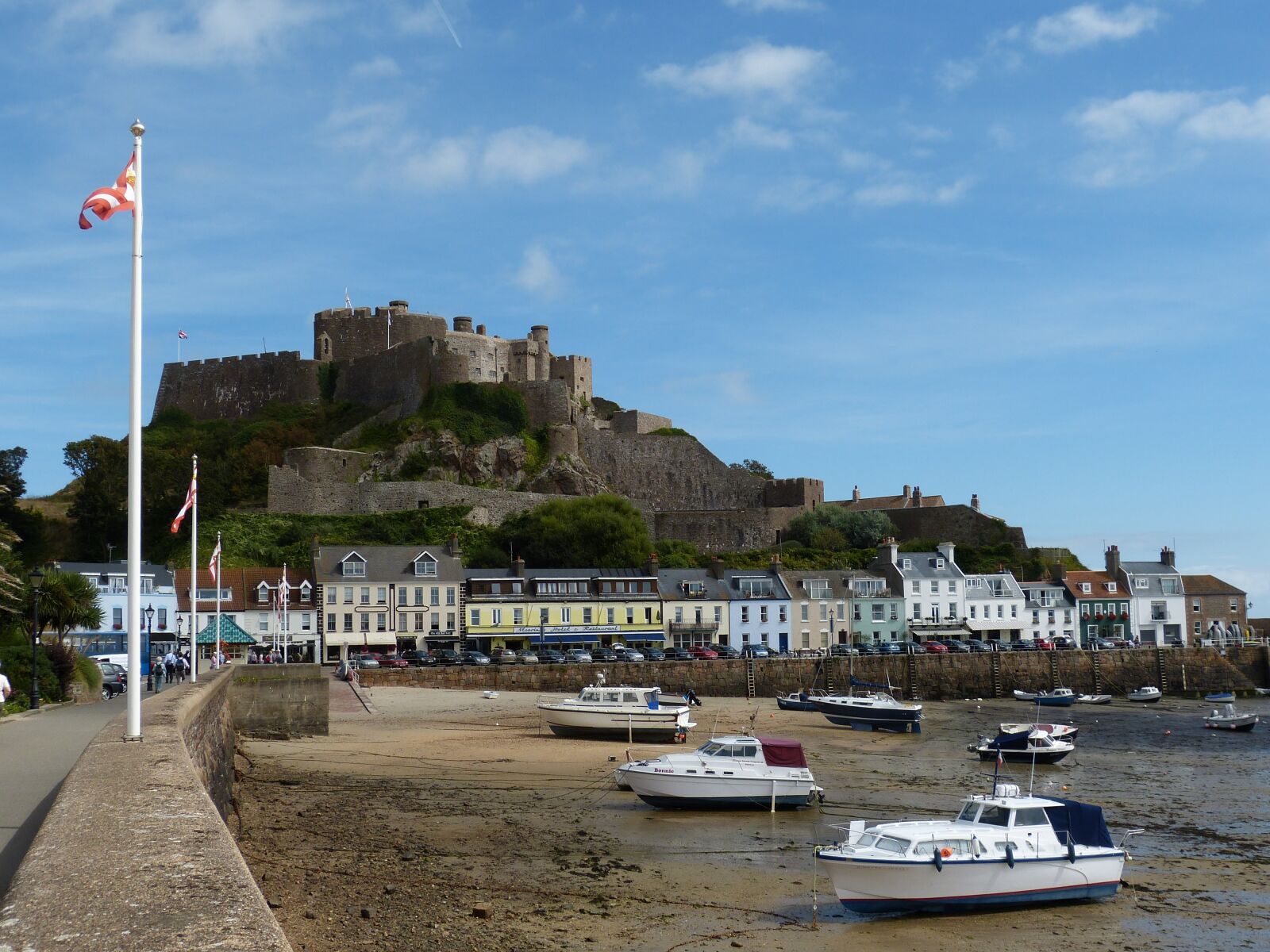 Panasonic Lumix DMC-FZ150 sample photo. Jersey, castle, orgueil photography