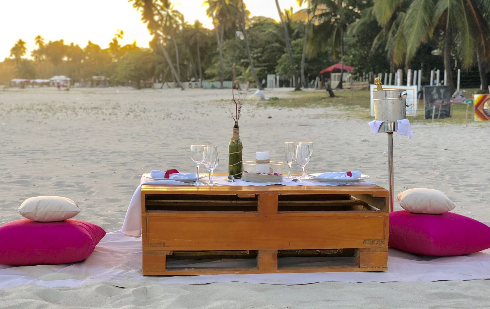 iPhone X back dual camera 6mm f/2.4 sample photo. Beach, dinner table, romantic photography