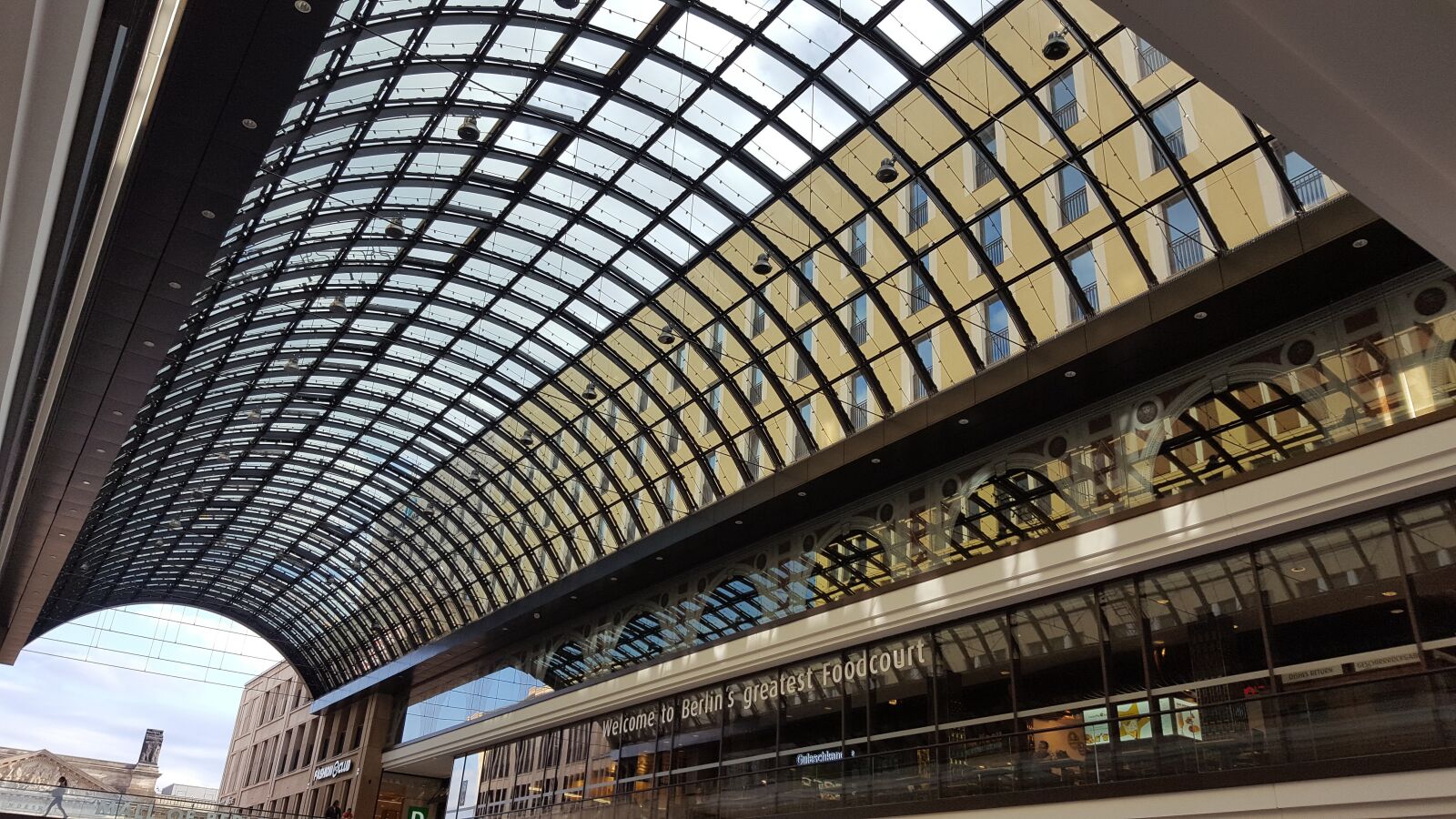 Samsung Galaxy S6 sample photo. Berlin, shopping centre, mall photography