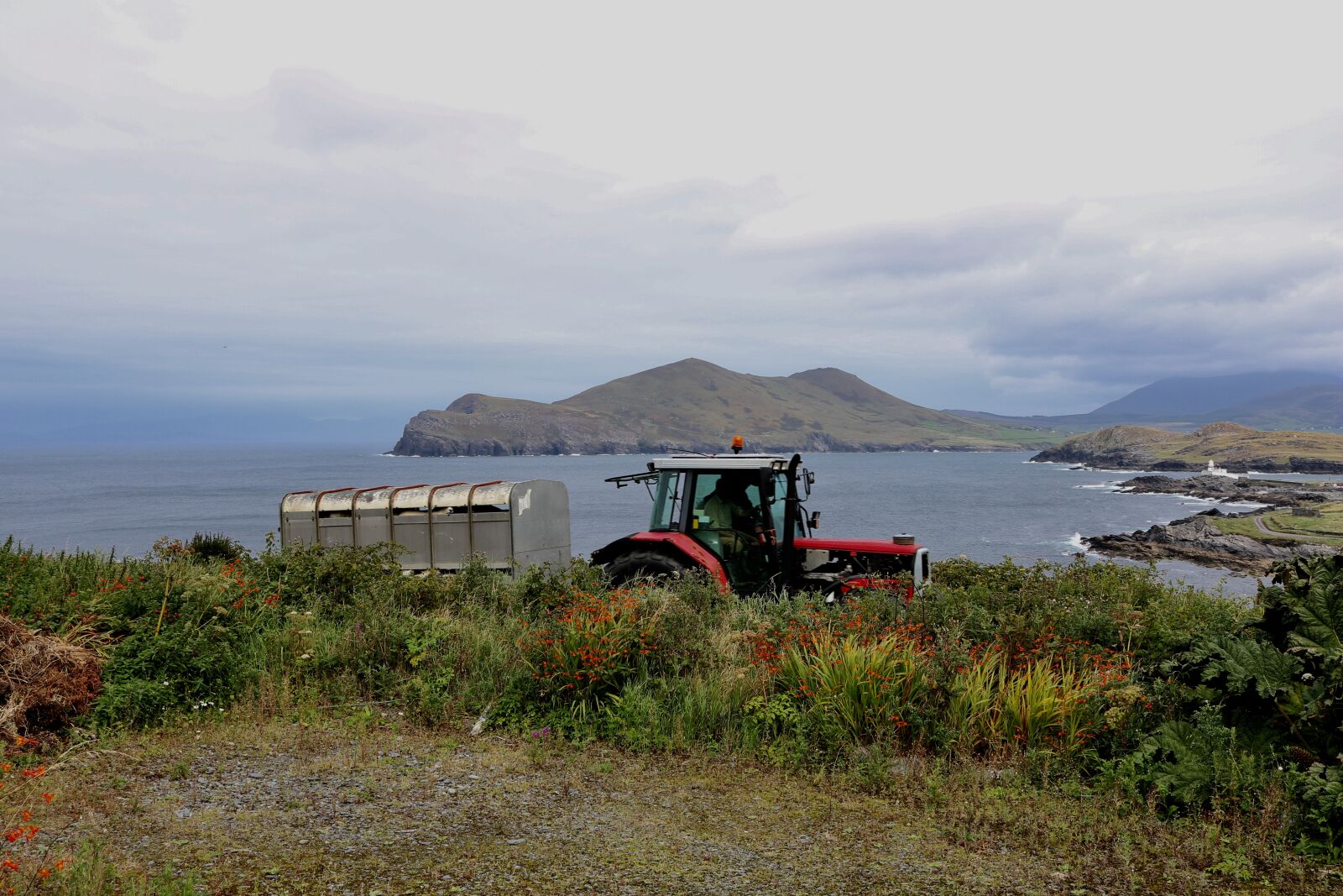 Canon EOS 750D (EOS Rebel T6i / EOS Kiss X8i) sample photo. Tractor, farmer, agriculture photography