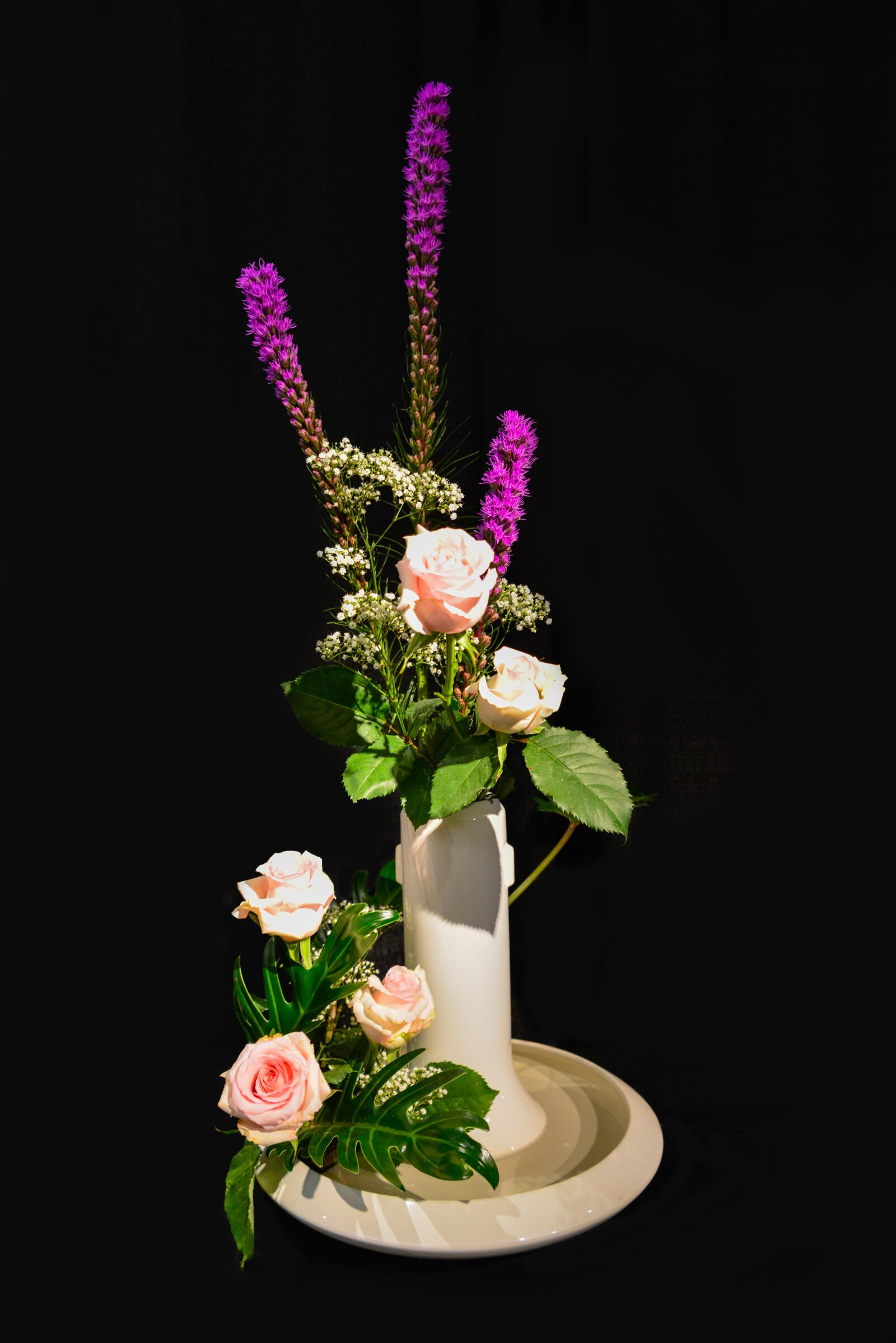 Nikon D800 sample photo. Flowers, arrangement, black photography