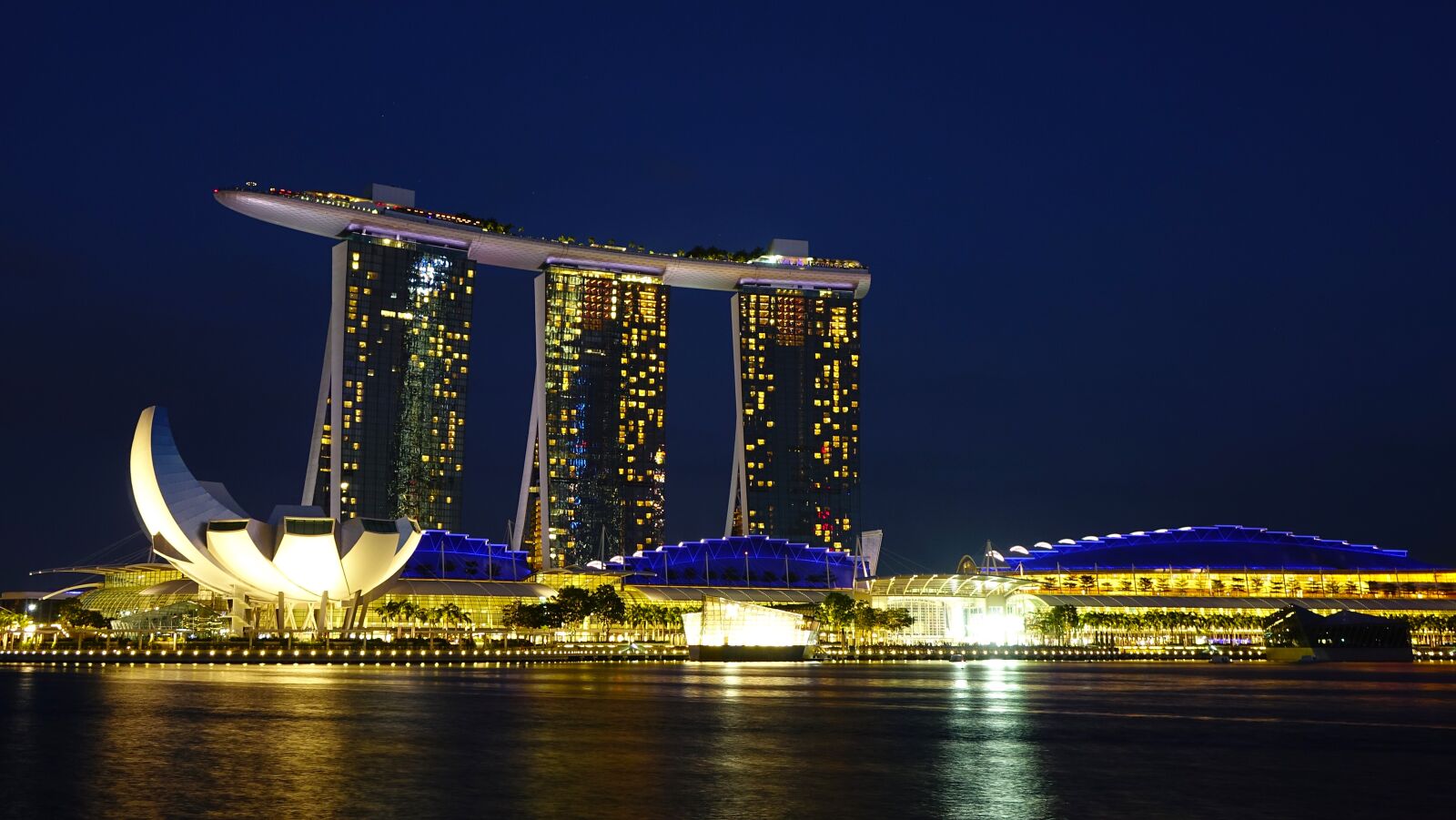 Sony Cyber-shot DSC-RX10 sample photo. Singapore, marina bay sands photography