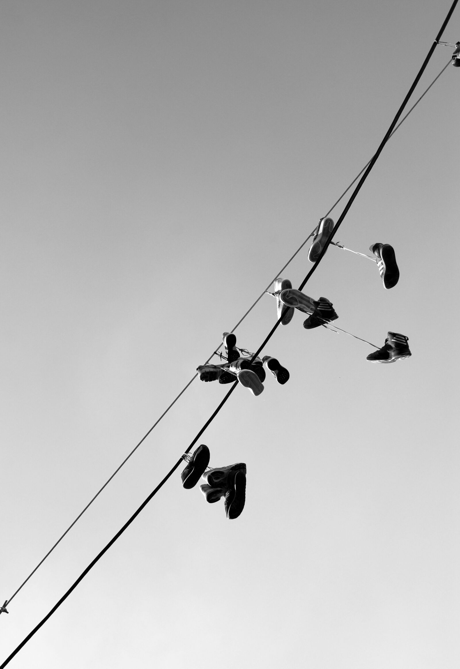 Nikon D80 sample photo. Shoes, urban, wire photography