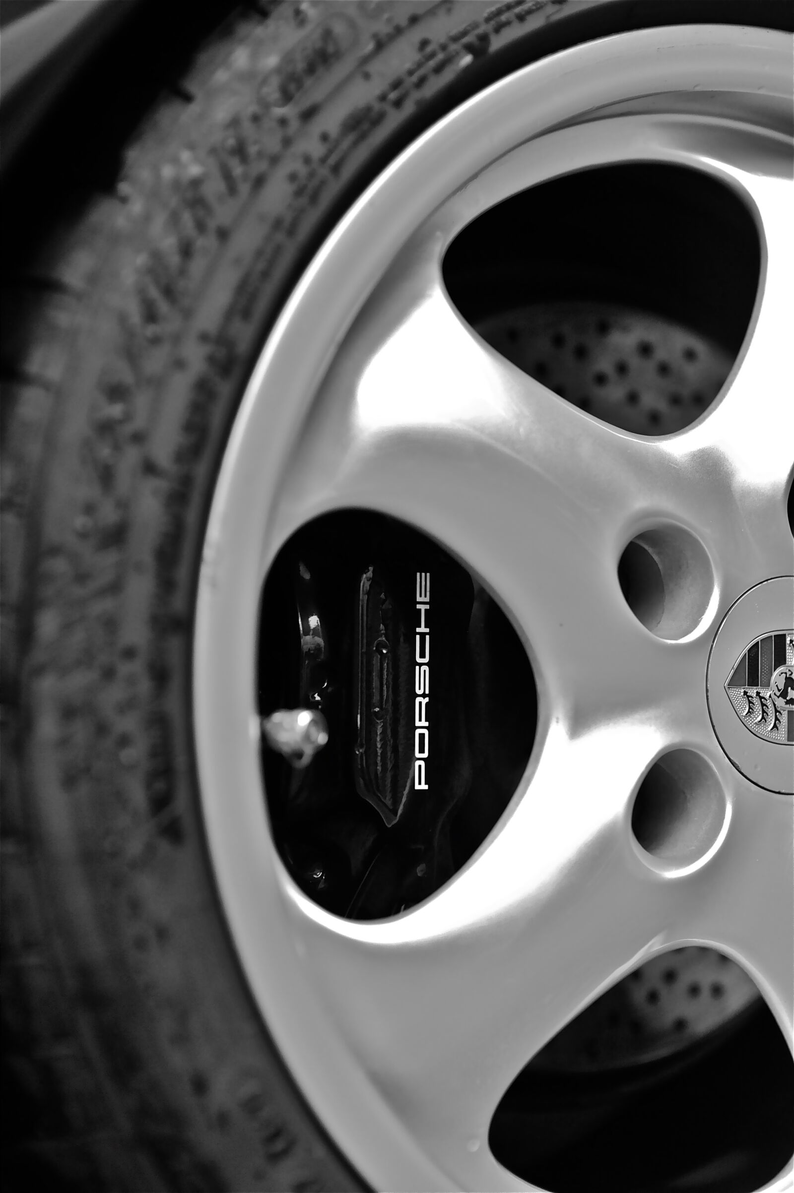 Nikon D700 sample photo. Porsche, wheels, performance photography
