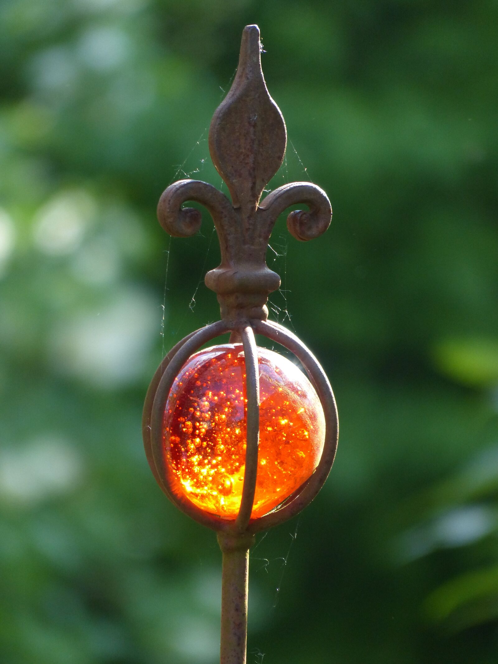 Panasonic Lumix DMC-FZ200 sample photo. Reflection, gartendeko, glass ball photography