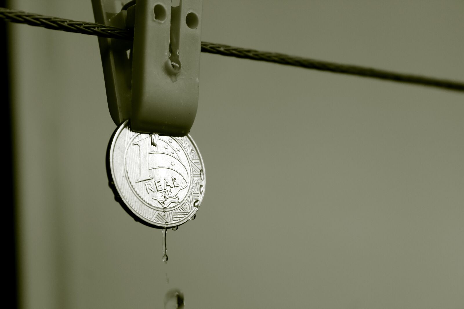 Canon EOS 1200D (EOS Rebel T5 / EOS Kiss X70 / EOS Hi) sample photo. Brazilian currency, sounded, accounting photography