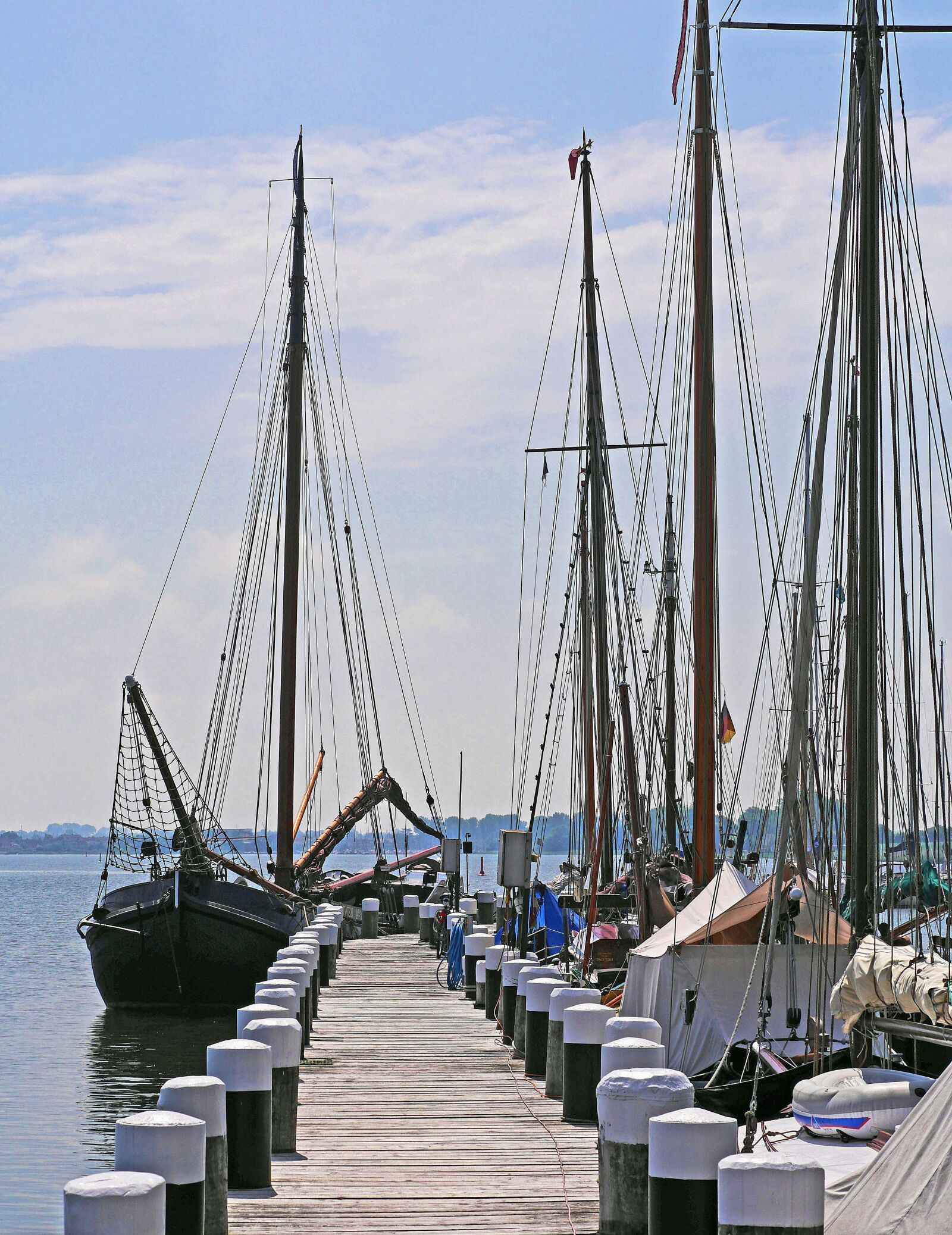 Panasonic Lumix DMC-GH3 sample photo. Flatboats, port, investors photography