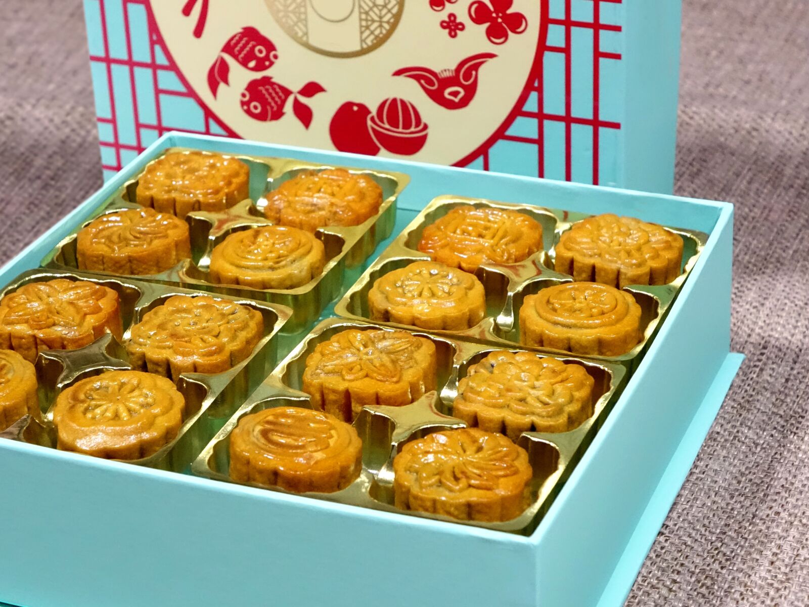 Sony Cyber-shot DSC-RX10 sample photo. Mid-autumn festival, traditional, mooncake photography
