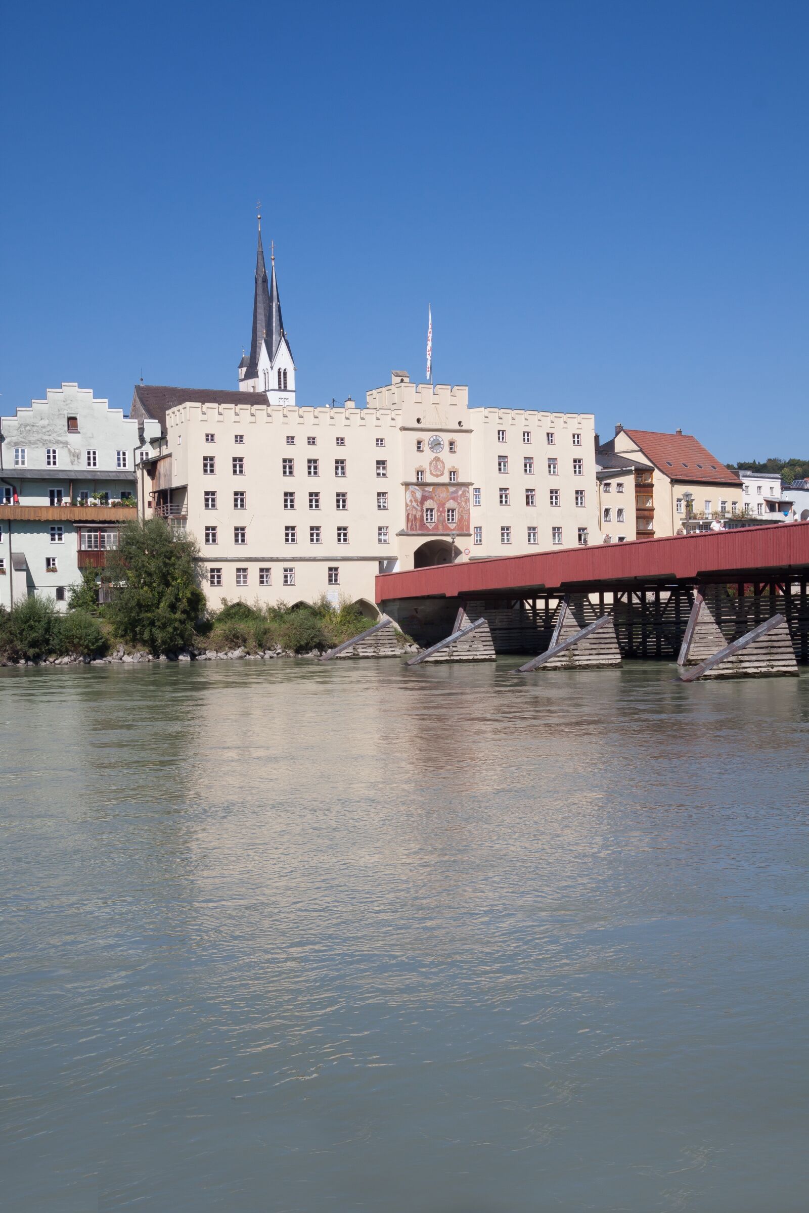 Canon EF-S 17-85mm F4-5.6 IS USM sample photo. Wasserburg, city, river photography