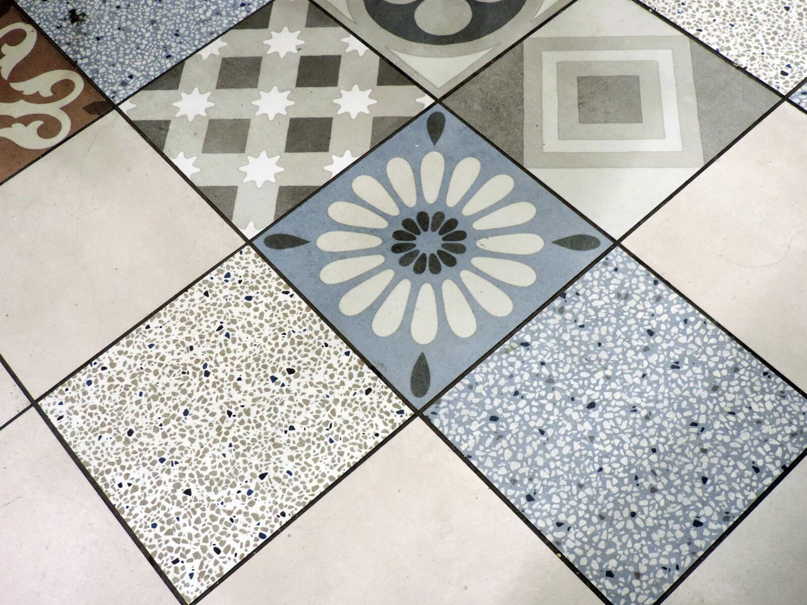 Nikon Coolpix P520 sample photo. Arabesque, baroque, oriental, tile photography