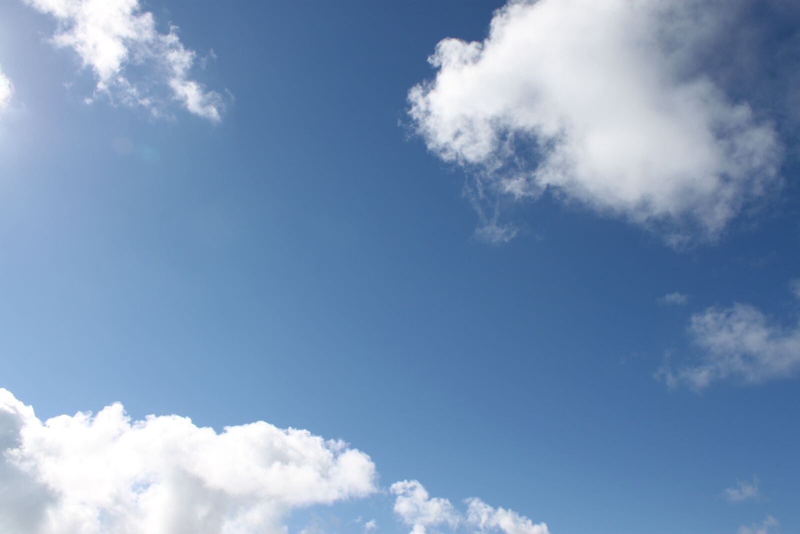 Canon EOS 500D (EOS Rebel T1i / EOS Kiss X3) sample photo. Blue sky, summer, sky photography