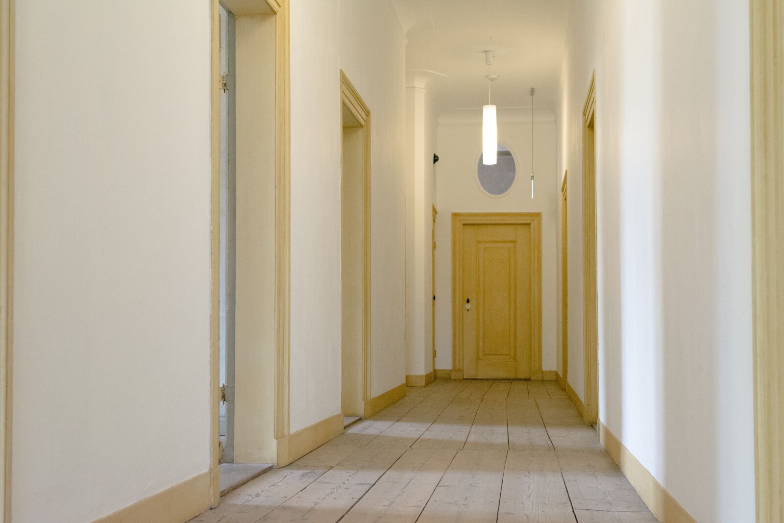 Nikon D5200 sample photo. Indoors, door, house photography