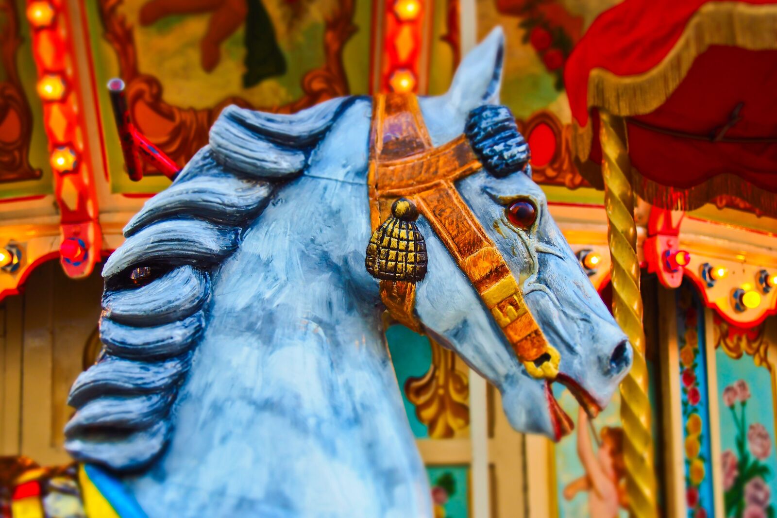Olympus OM-D E-M10 sample photo. Carousel, horse, fun photography