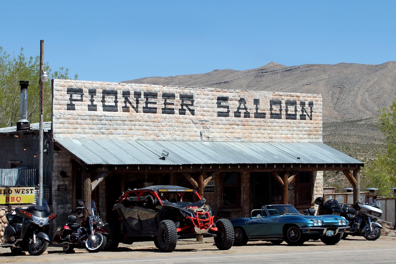Canon EOS 1100D (EOS Rebel T3 / EOS Kiss X50) sample photo. Pioneer saloon, saloon, goodsprings photography