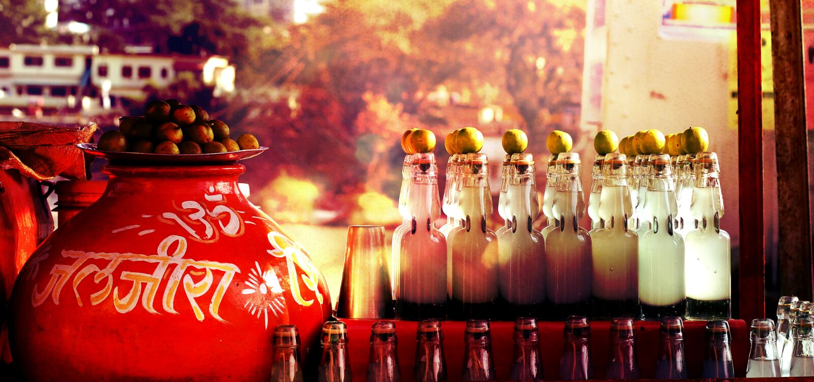 Canon EOS 550D (EOS Rebel T2i / EOS Kiss X4) + Canon EF 50mm F1.8 II sample photo. Bottles, art, restaurant, arabic photography