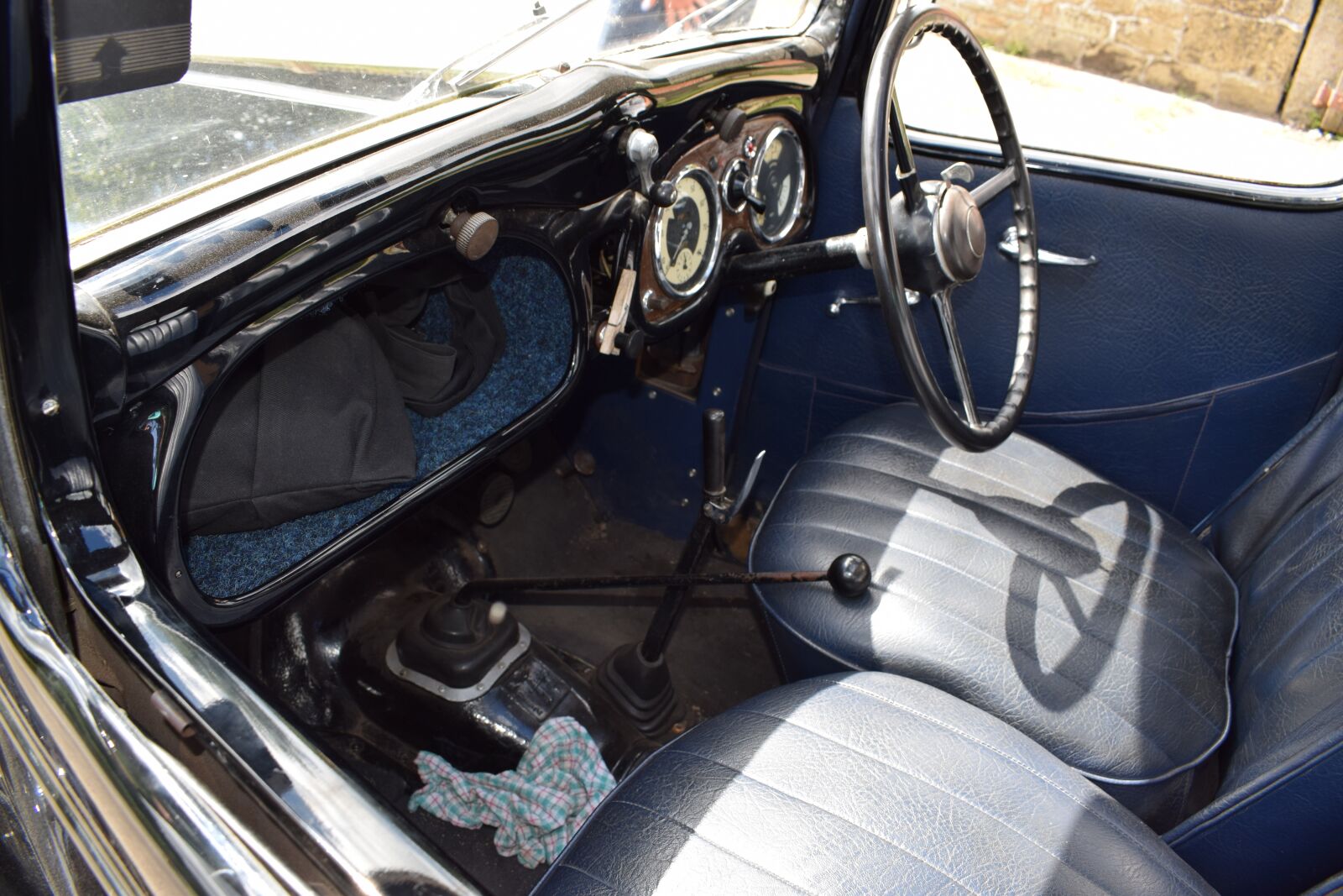 Nikon D5300 sample photo. Old car, inside old photography