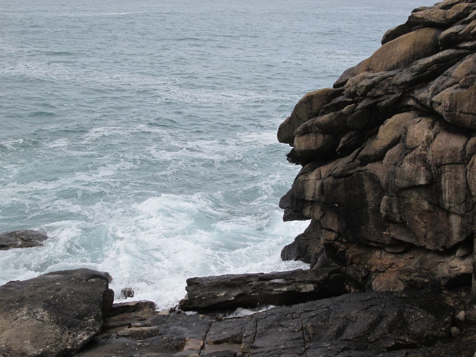 Canon PowerShot A2500 sample photo. Sea, ocean, side photography