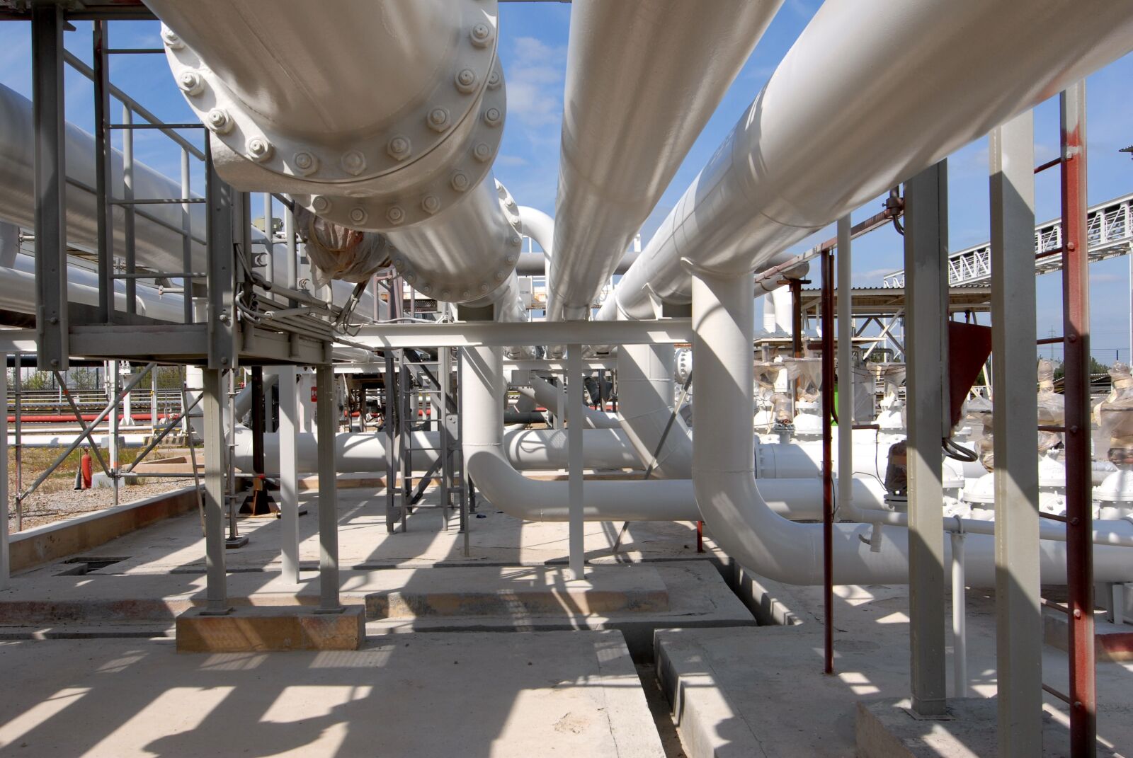 Nikon D200 sample photo. Pipe, shading, industry photography