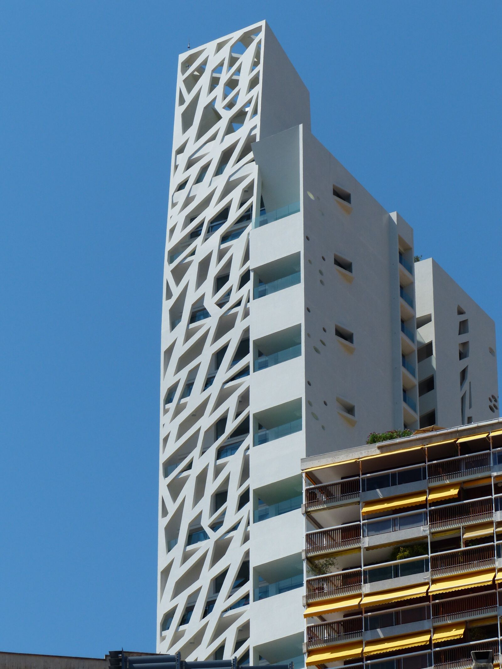 Panasonic Lumix DMC-FZ200 sample photo. Skyscraper, monaco, building photography
