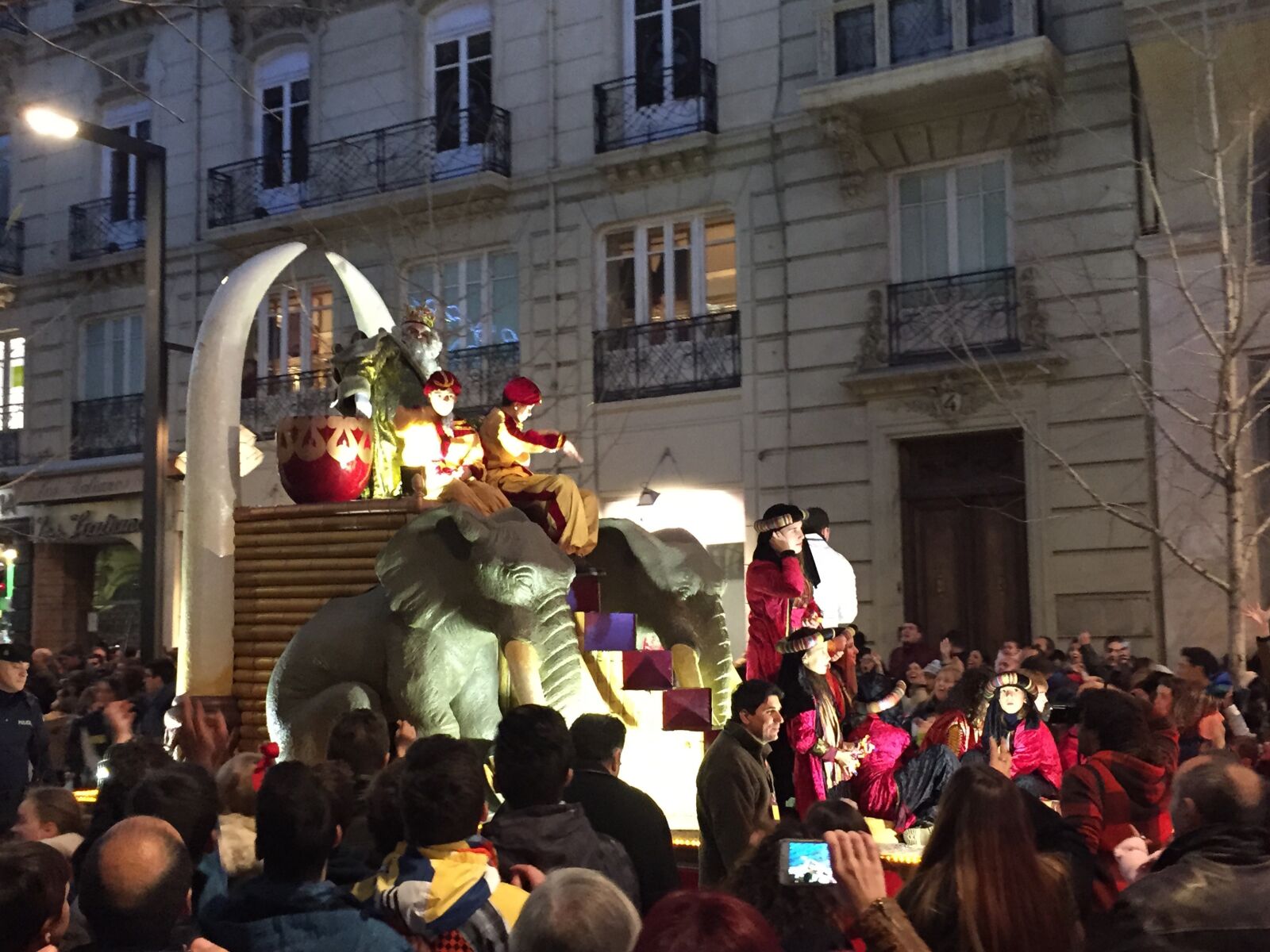 iPhone 6 back camera 4.15mm f/2.2 sample photo. Magi, melchor, gaspar photography