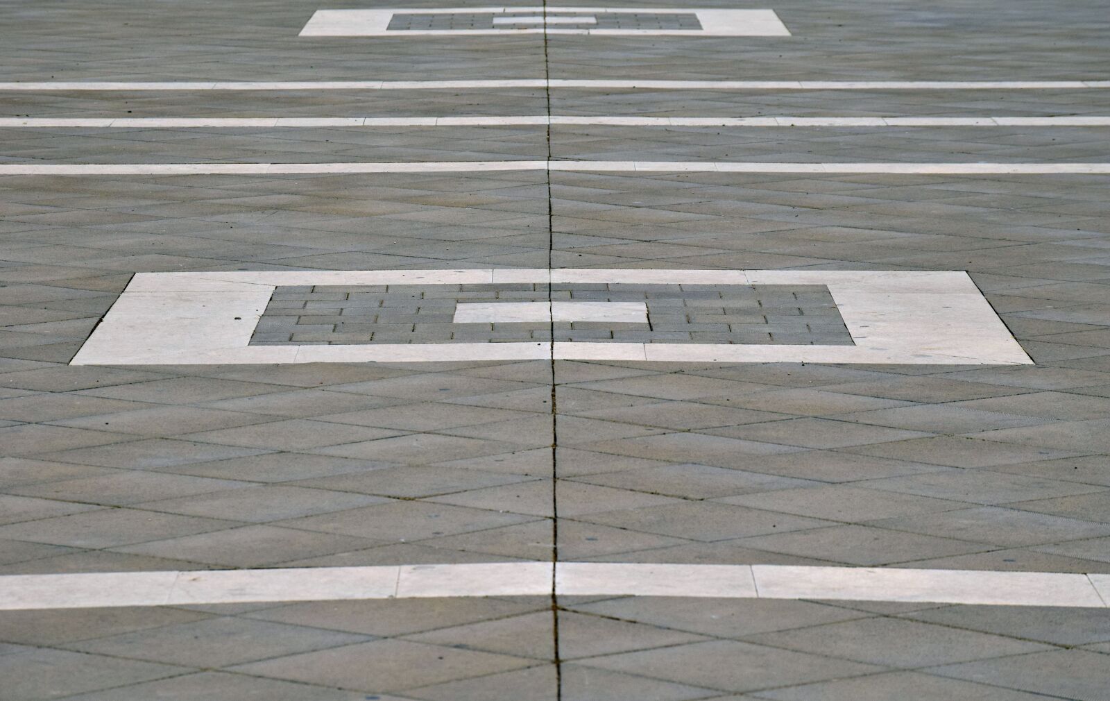 Nikon D3300 sample photo. Patch, away, paving stones photography